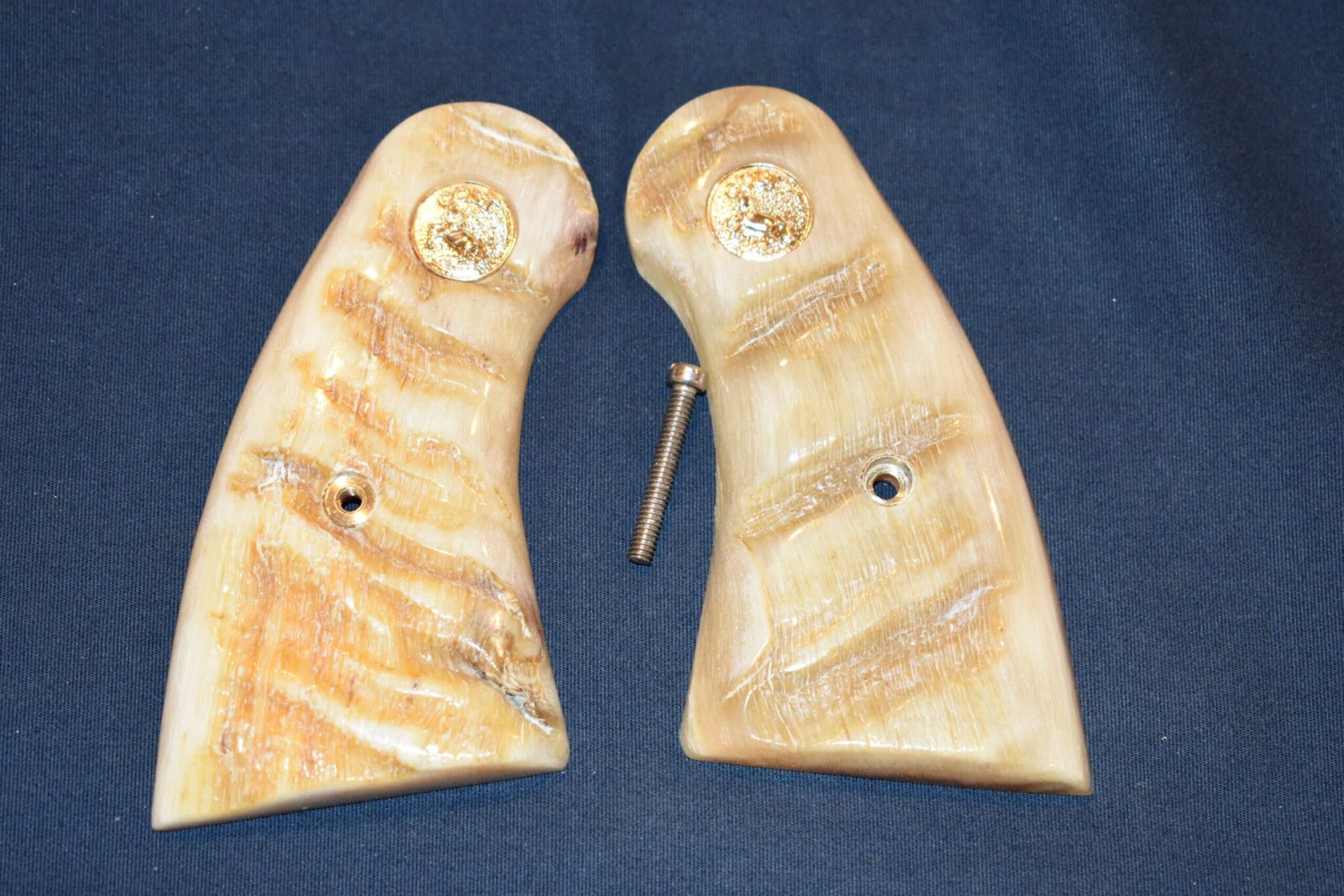 COLT PYTHON PREMIUM GRADE RAM'S HORN GRIPS CPRH6