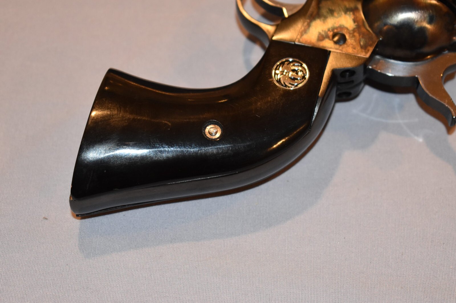 RUGER NEW MODEL BLACKHAWK OR OLD VAQUERO SMOOTH BUFFALO HORN GRIPS RBHBH16 - Image 5