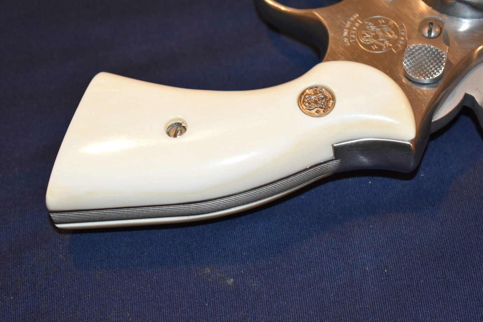 SMITH & WESSON K OR L FRAME SQUARE BUTT PREMIUM GRADE GIRAFFE BONE GRIPS KSQGB4 - Image 5