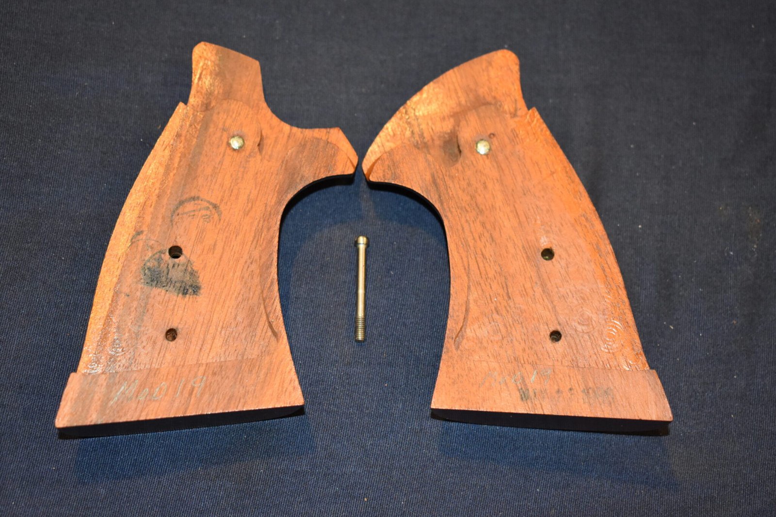 SMITH & WESSON FACTORY N FRAME TARGET GRIPS NT44 - Image 3
