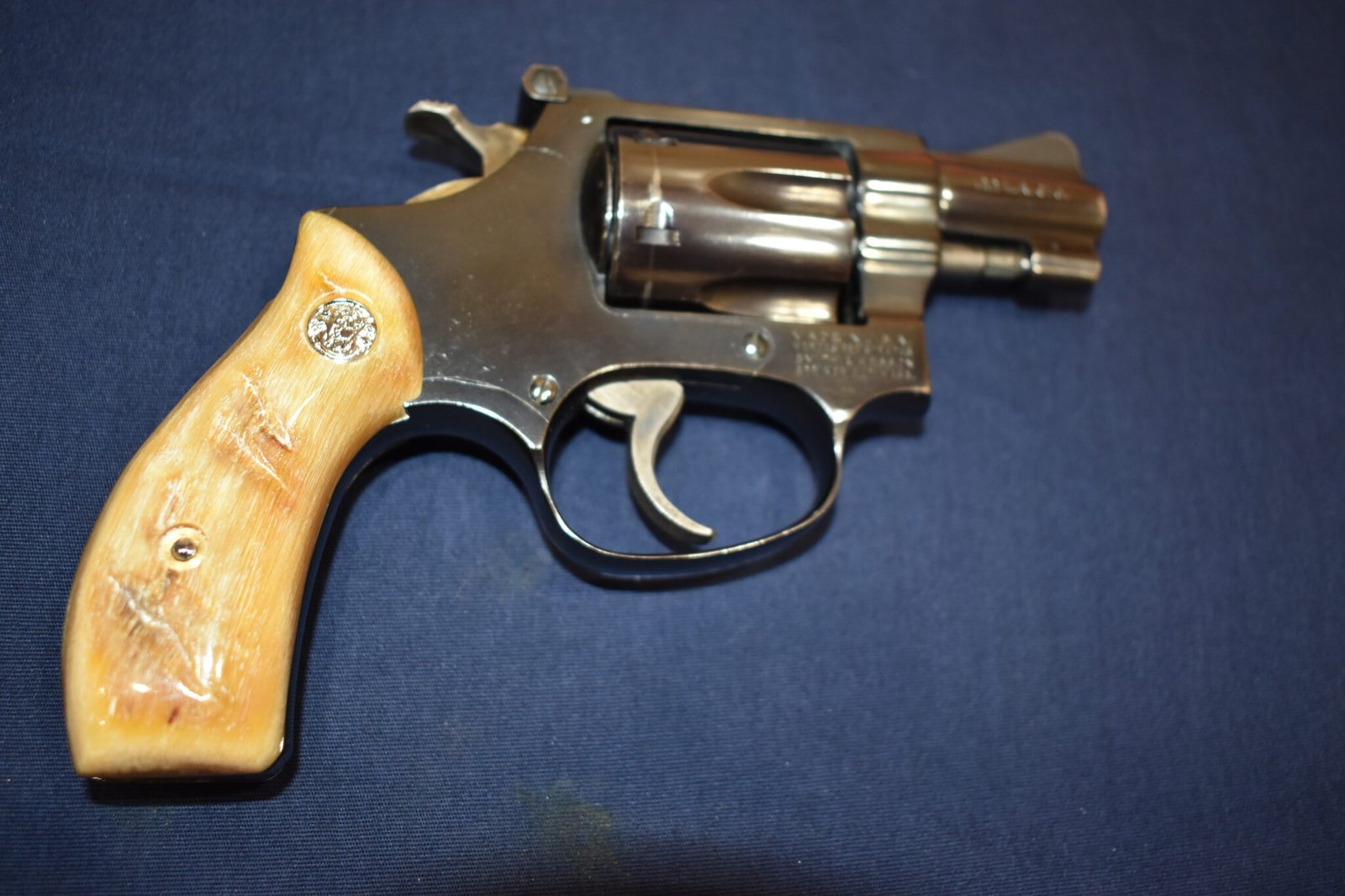 SMITH & WESSON J FRAME ROUND BUTT PREMIUM GRADE RAMS HORN GRIPS JRH9 - Image 7