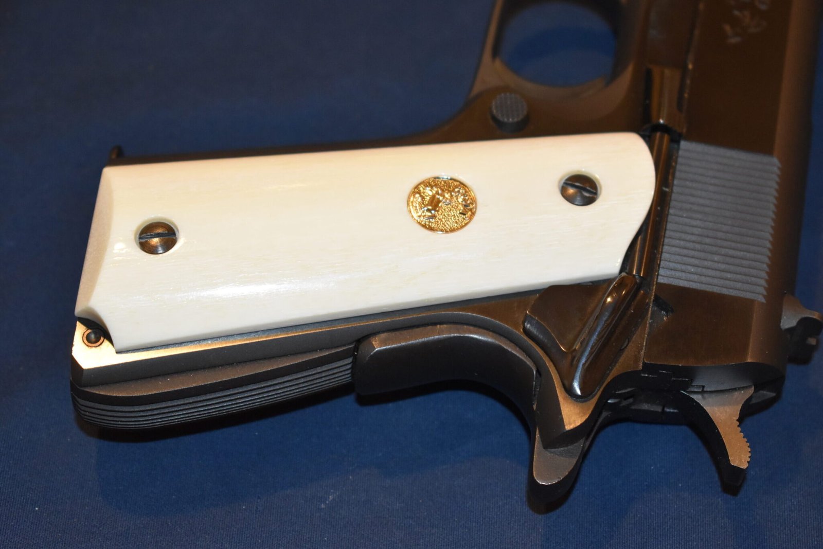 COLT 1911 PREMIUM GRADE GIRAFFE BONE GRIPS 1911GB19 - Image 5