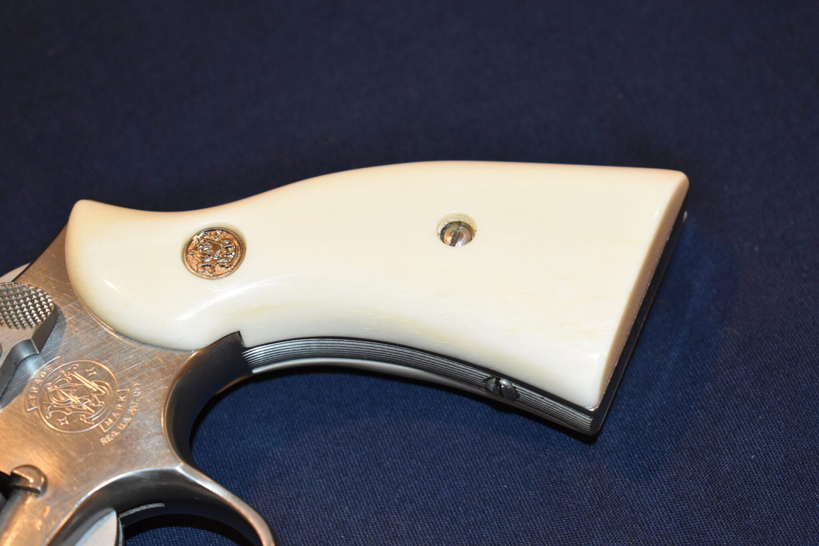 SMITH & WESSON K OR L FRAME SQUARE BUTT PREMIUM GRADE GIRAFFE BONE GRIPS KSQGB4 - Image 12