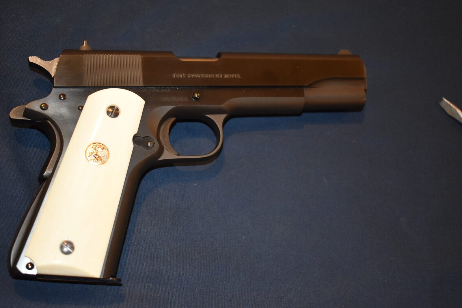 COLT 1911 PREMIUM GRADE GIRAFFE BONE GRIPS 1911GB19 - Image 7