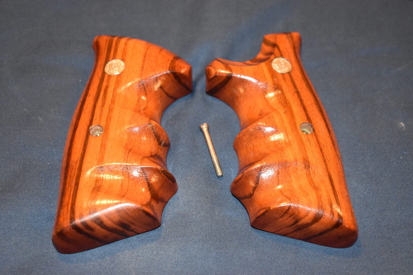 SMITH & WESSON N FRAME SQUARE BUTT COMBAT GRIPS SWNSQC6 - Image 2