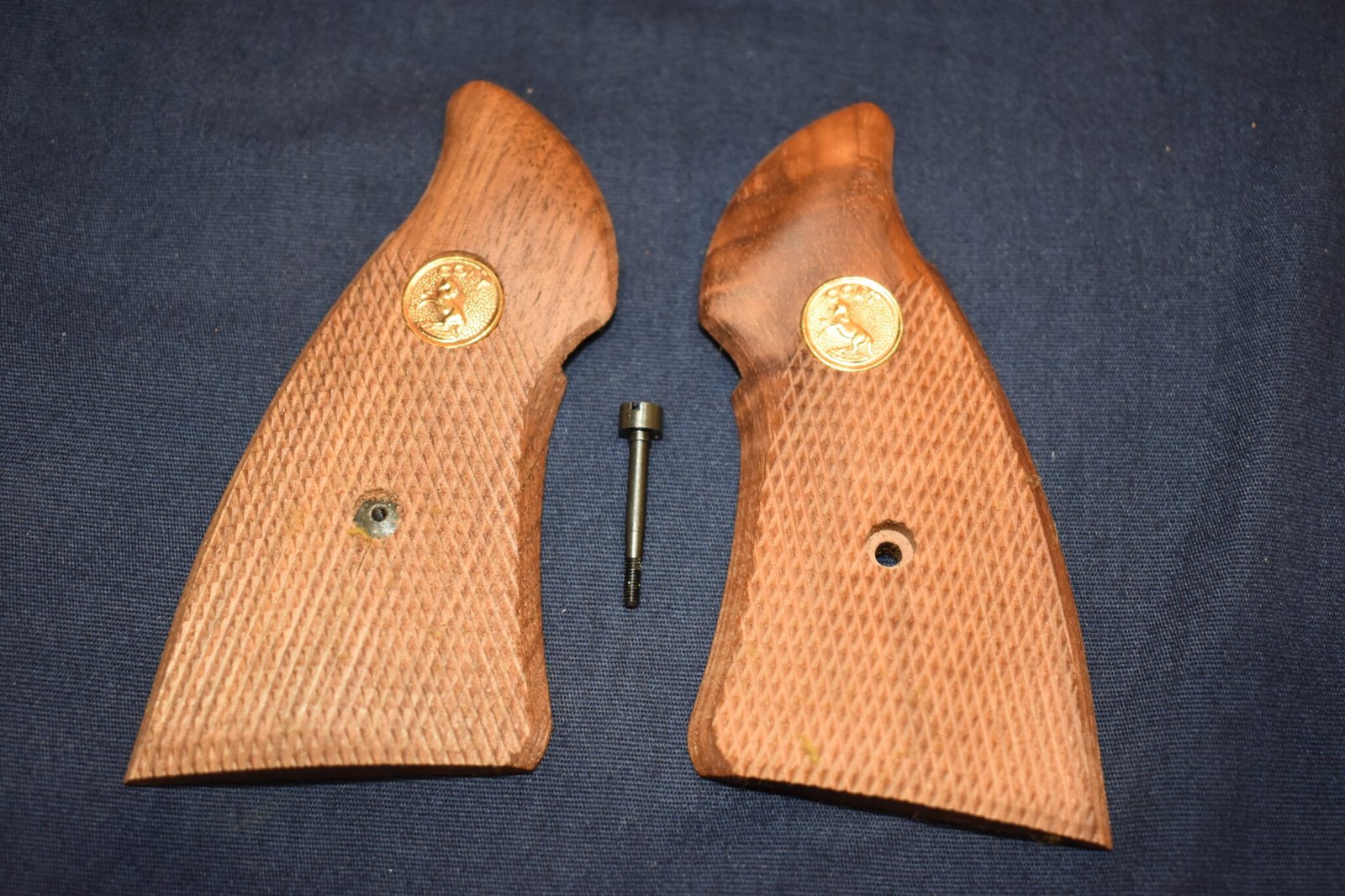 COLT TROOPER MK III FACTORY SERVICE GRIPS TMK3-10