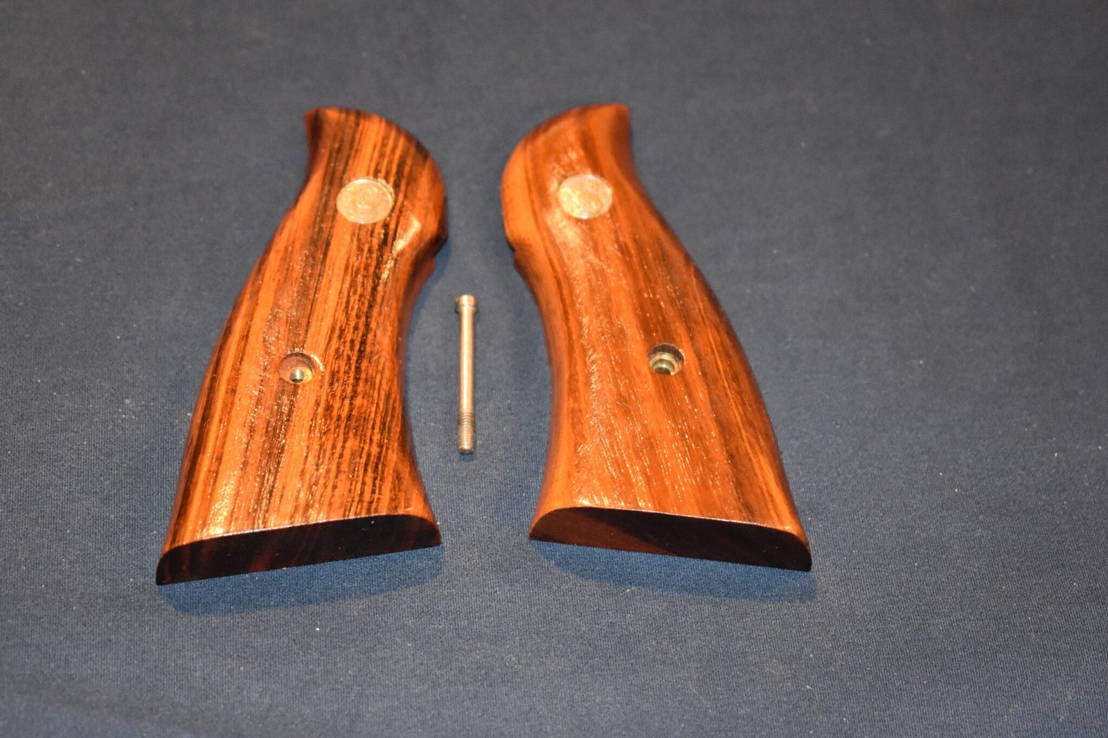 SMITH & WESSON N FRAME FACTORY PRESENTATION GRIPS NPM3 - Image 2
