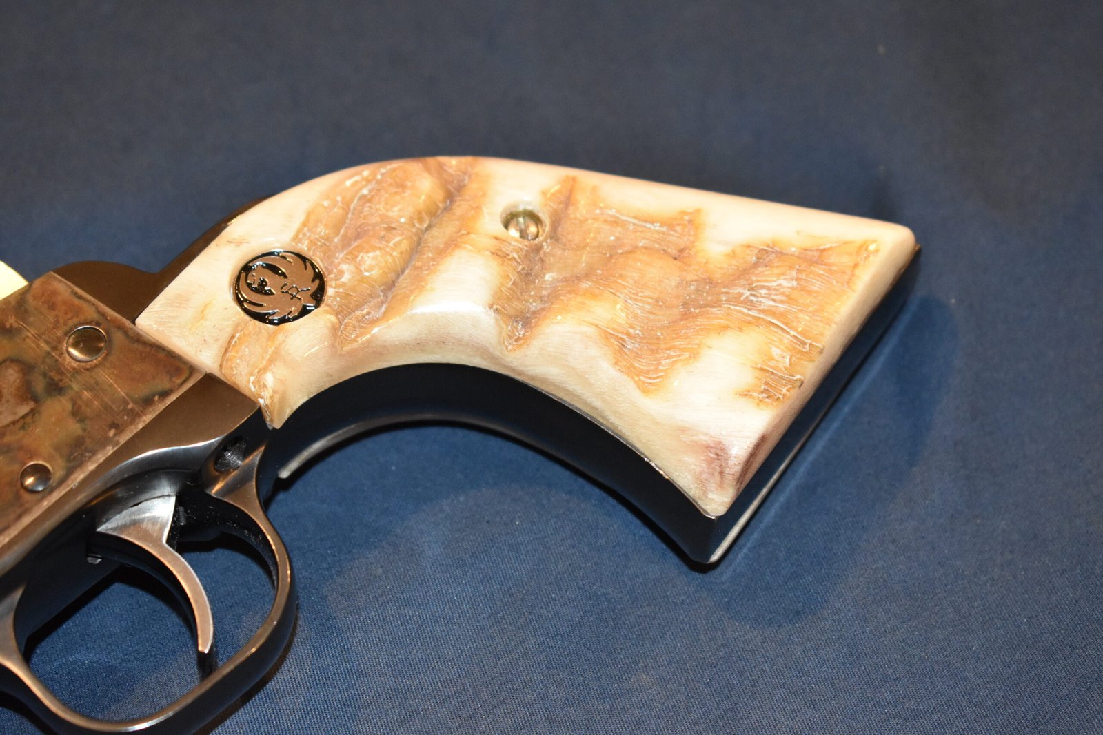 RUGER BLACKHAWK / VAQUERO PREMIUM GRADE RAMS HORN GRIPS RBHRH8 - Image 12