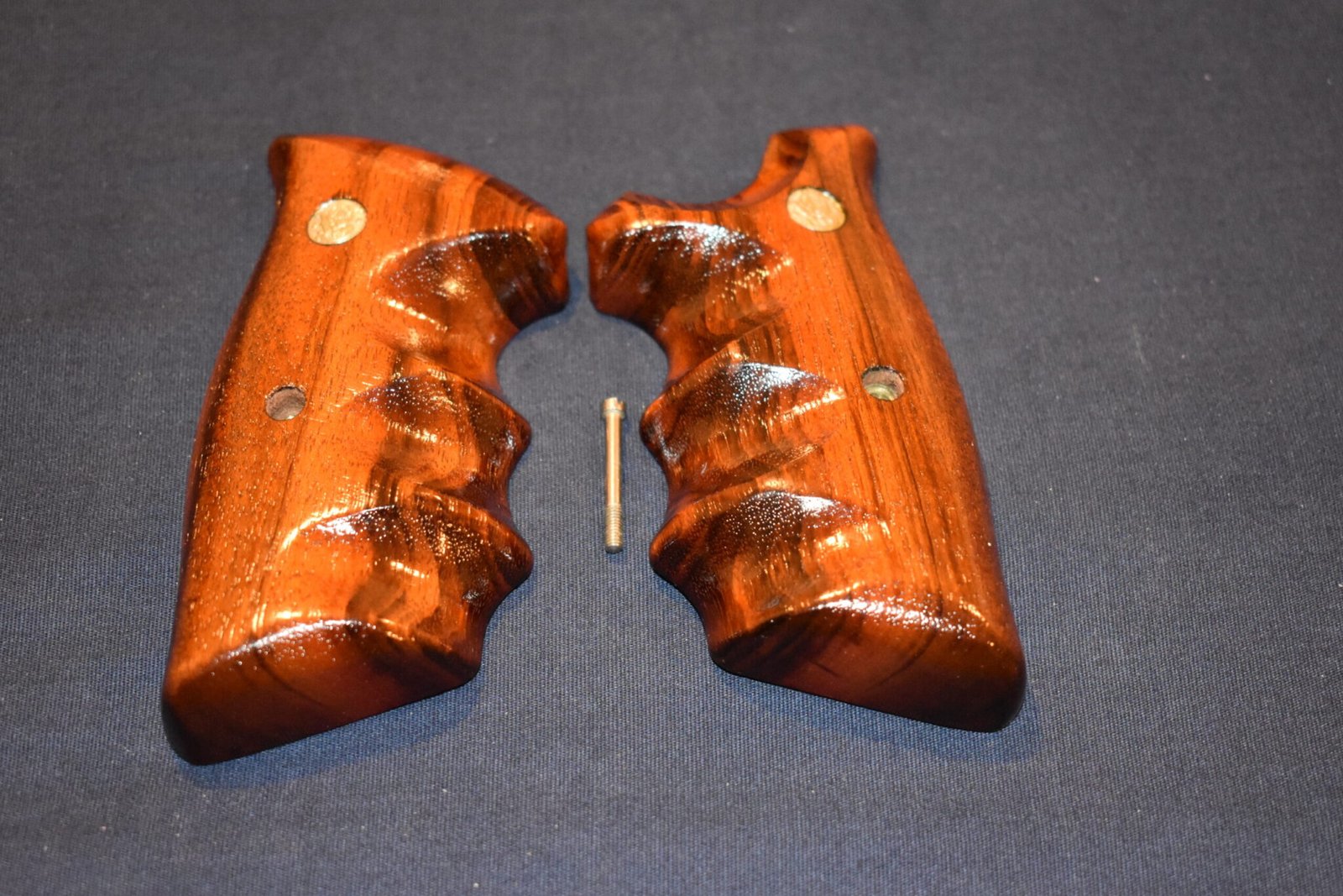SMITH & WESSON N FRAME SQUARE BUTT COMBAT GRIPS SWNSQBC5 - Image 2