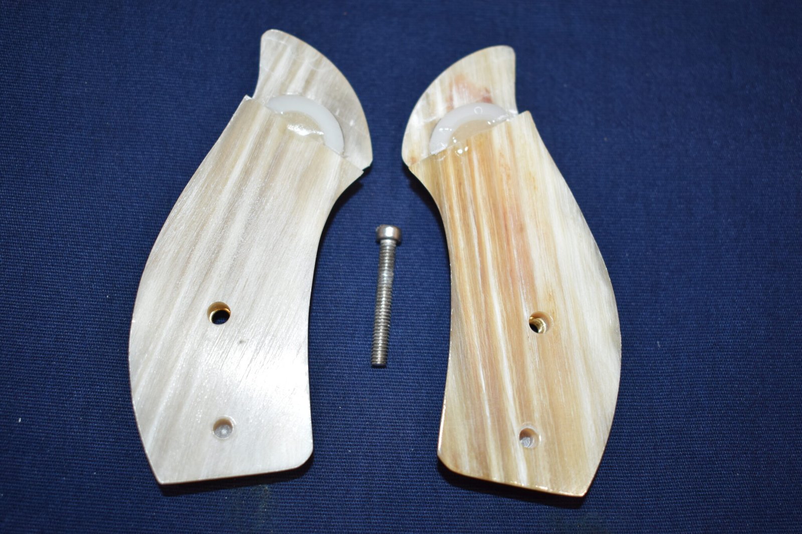 SMITH & WESSON J FRAME ROUND BUTT PREMIUM GRADE RAMS HORN GRIPS JRH10 - Image 3