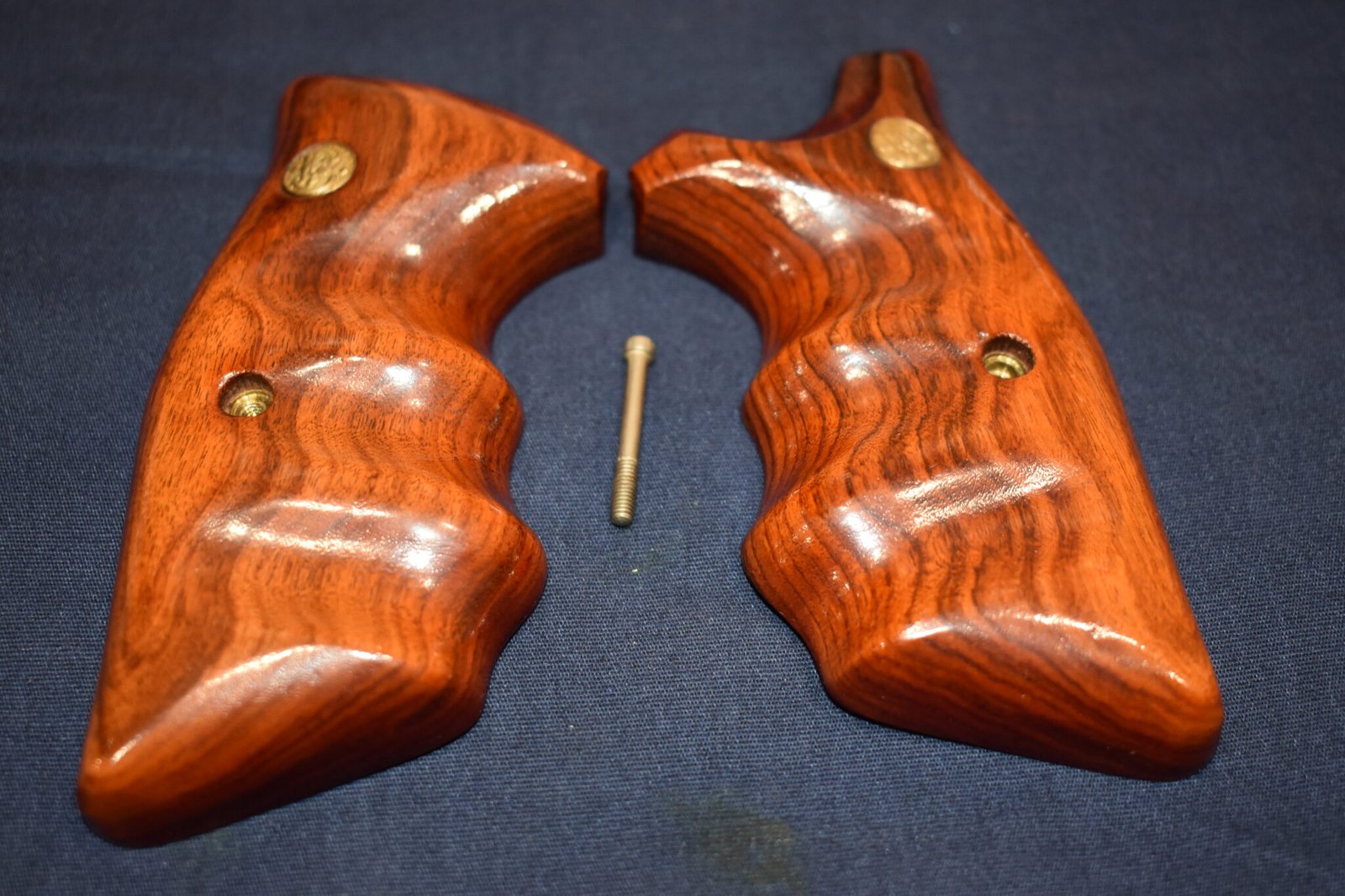SMITH & WESSON K FRAME SQUARE BUTT FACTORY COMBAT GRIPS KSQC9 - Image 2