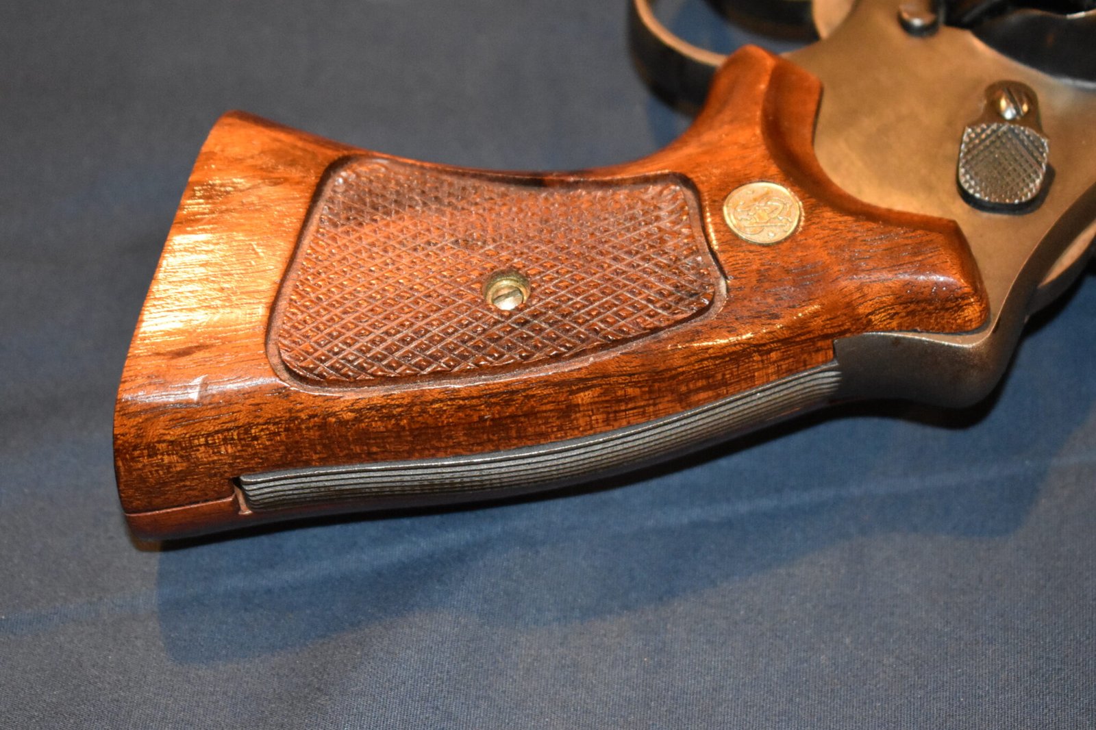 SMITH & WESSON FACTORY N FRAME TARGET GRIPS NT57 - Image 6