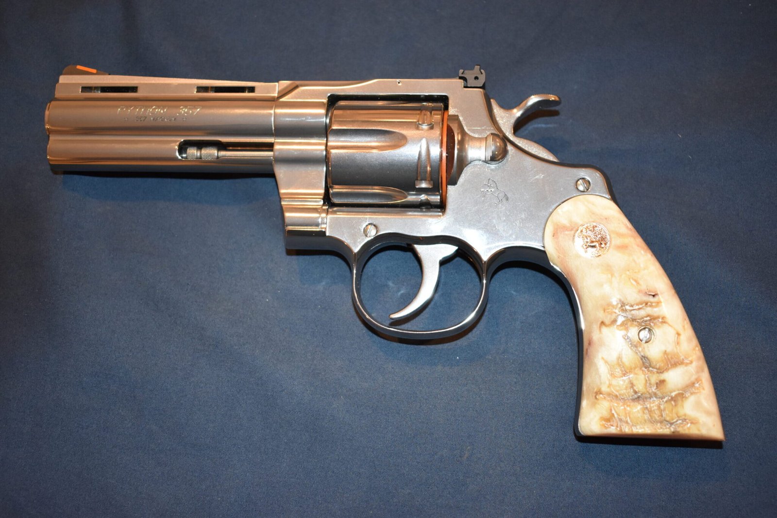 COLT PYTHON PREMIUM GRADE RAM'S HORN GRIPS CPRH7 - Image 4