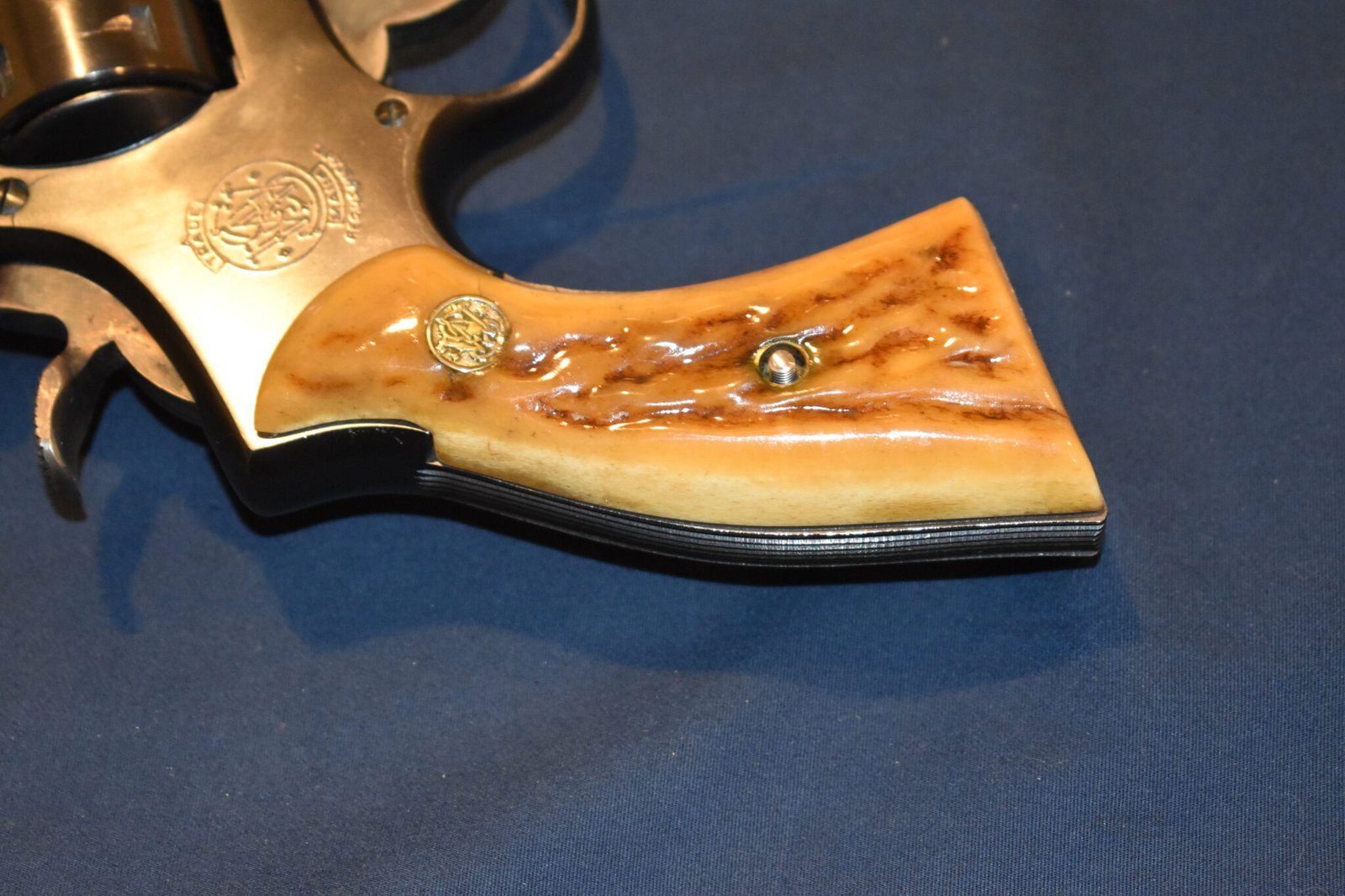 SMITH & WESSON K FRAME SQUARE BUTT VINTAGE SAMBAR STAG GRIPS KSQSS16 - Image 6