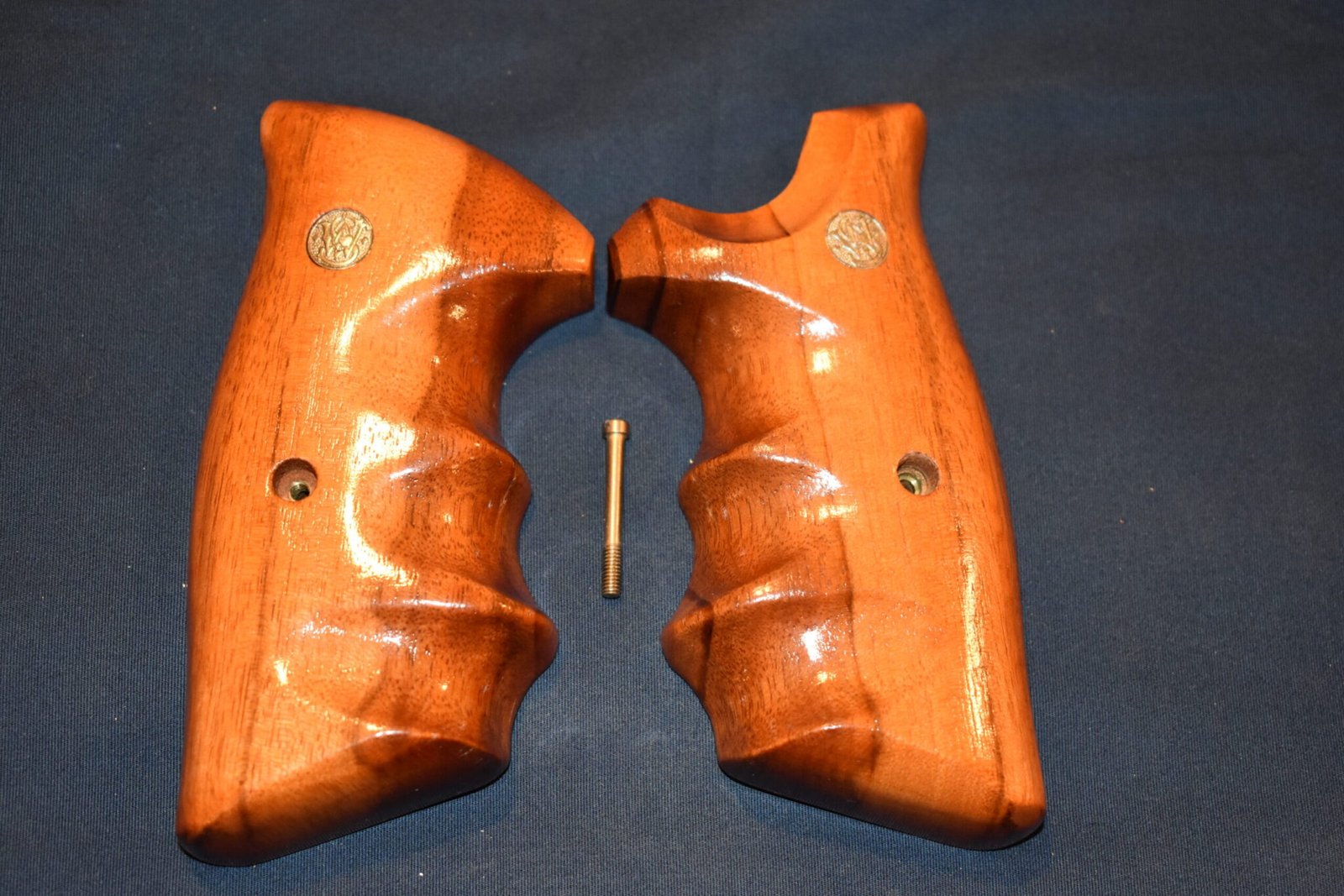 SMITH & WESSON N FRAME SQUARE BUTT COMBAT GRIPS SWNSQC7