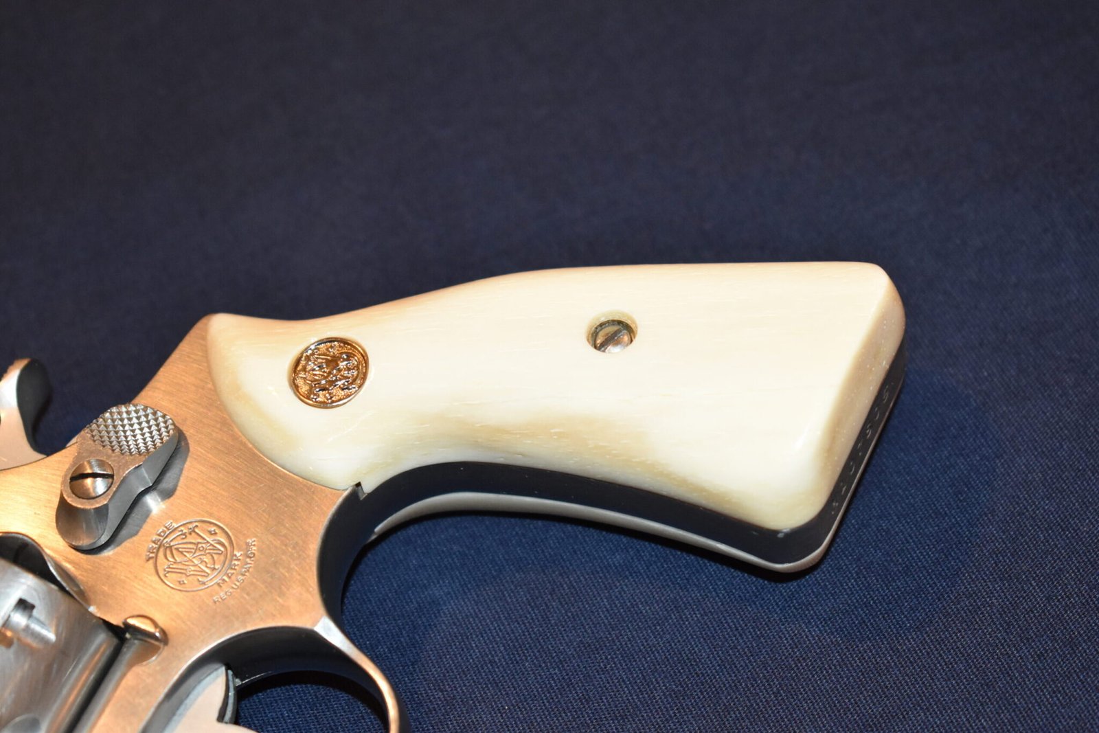 SMITH & WESSON J FRAME PREMIUM GRADE SQUARE BUTT GIRAFFE BONE GRIPS JGB12 - Image 12