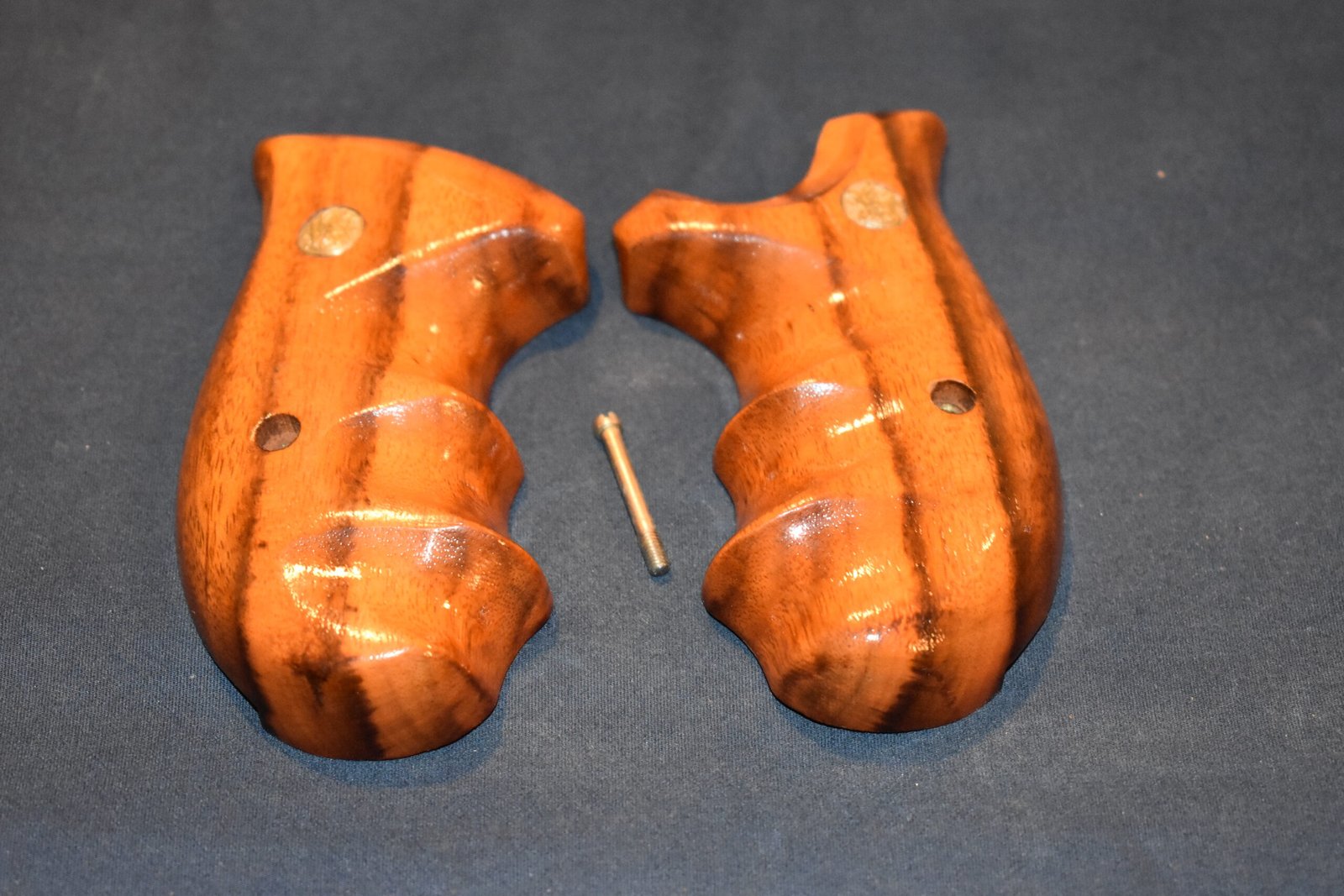 SMITH & WESSON N FRAME SQUARE BUTT COMBAT GRIPS SWNRBC3 - Image 2
