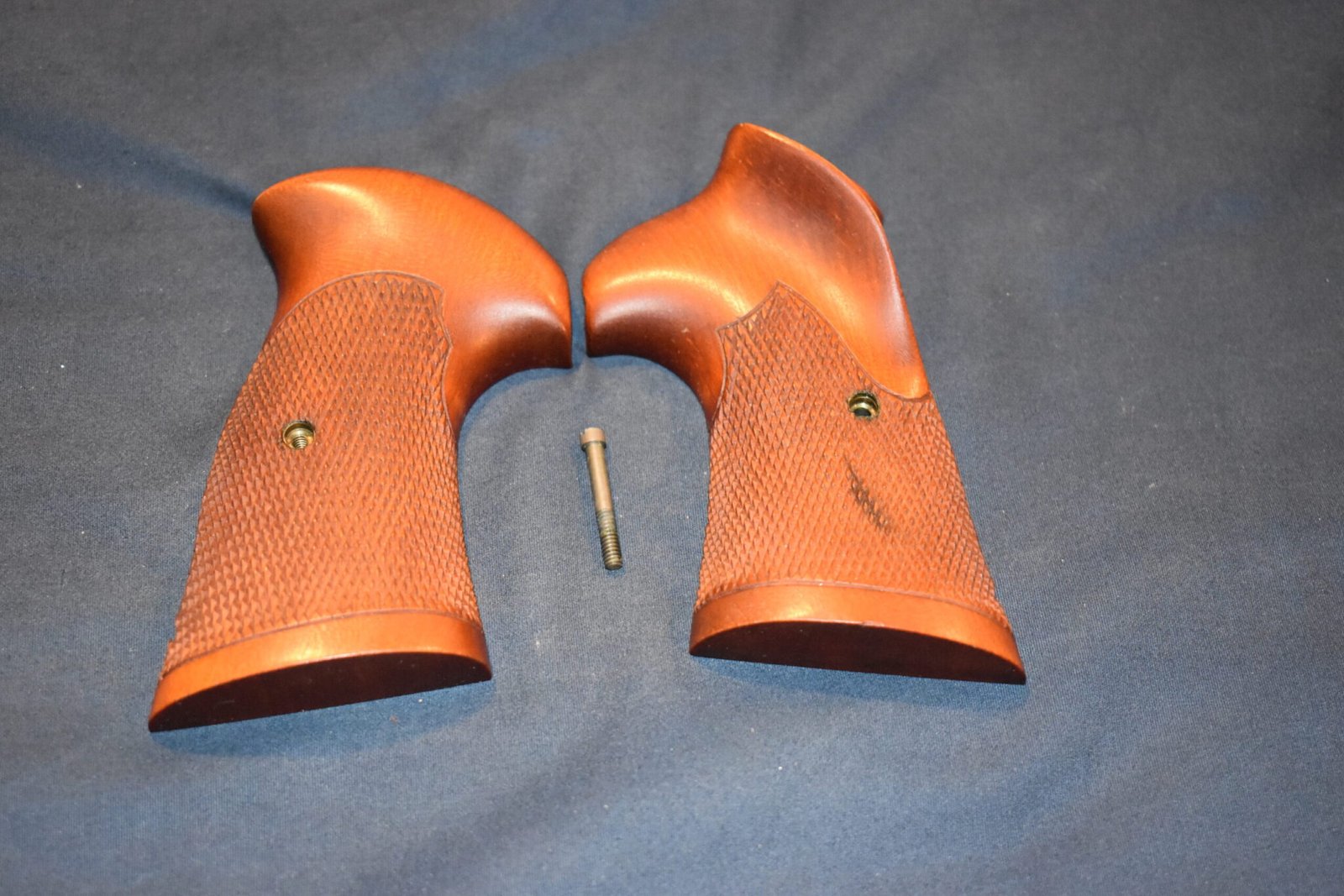 SMITH & WESSON N FRAME LEW SANDERSON CHERRY CUSTOM GRIPS SWNLS4 - Image 2