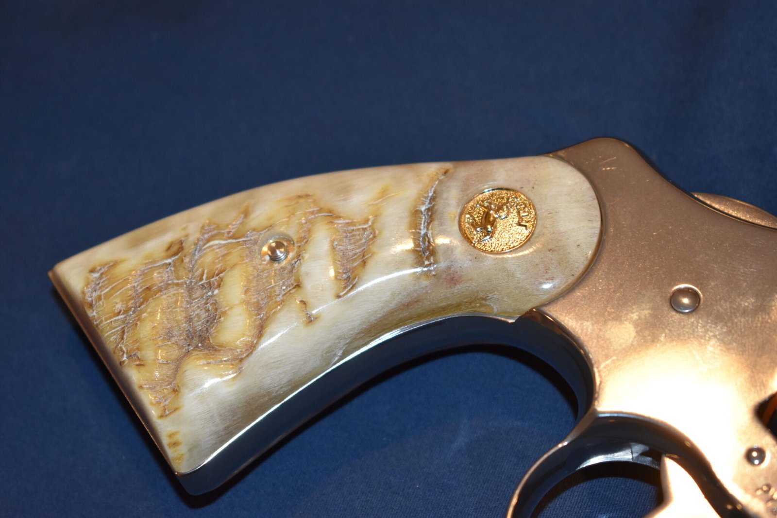 COLT PYTHON PREMIUM GRADE RAM'S HORN GRIPS CPRH7 - Image 11