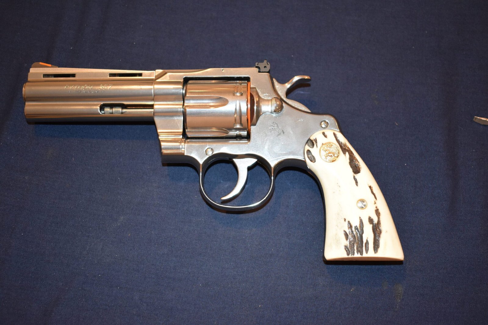COLT PYTHON SAMBAR STAG GRIPS CPSS15 - Image 4