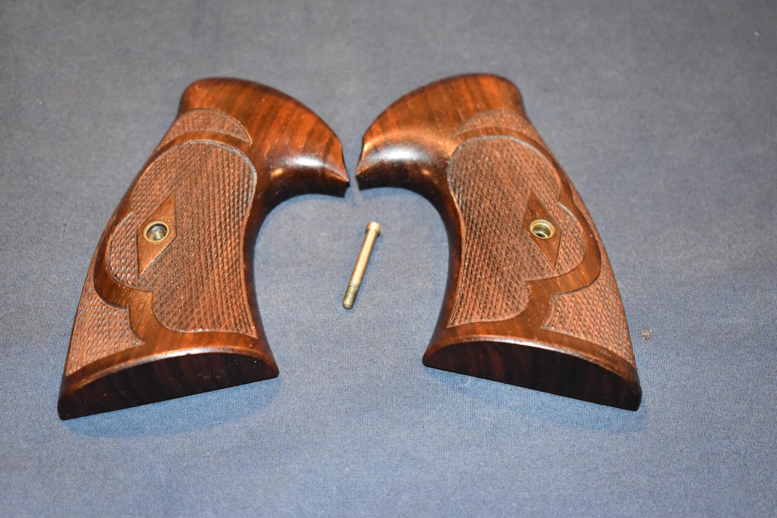 COLT PYTHON / OFFICER'S MPDEL TARGET ORIGINAL ROPER GRIPS CPR1 - Image 2