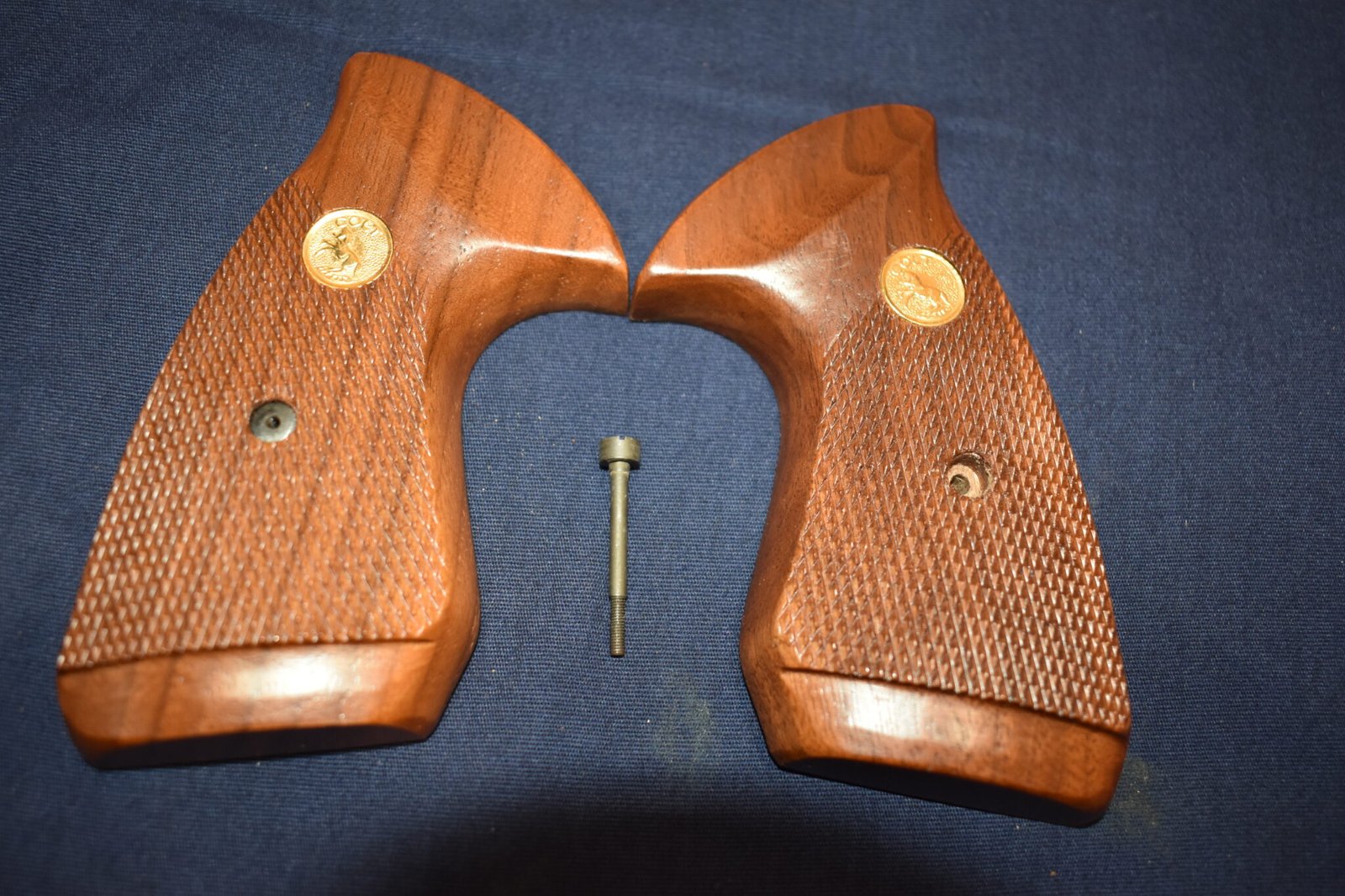 COLT TROOPER MK III FACTORY TARGET GRIPS TMK3-7