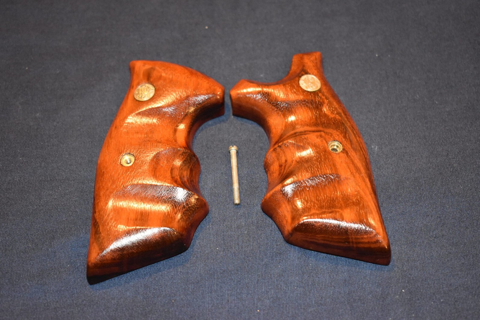 SMITH & WESSON K FRAME SQUARE BUTT FACTORY COMBAT GRIPS KSQC3 - Image 2