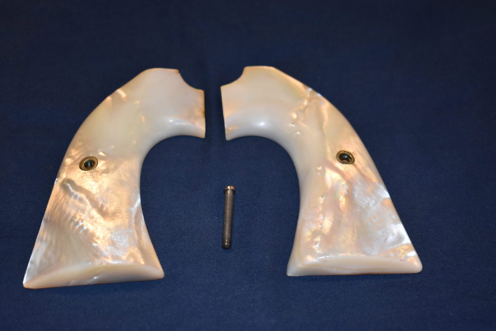 COLT SINGLE ACTION ARMY (S.A.A.) BISLEY FRAME MOTHER OF PEARL GRIPS SAABMOP1 - Image 2