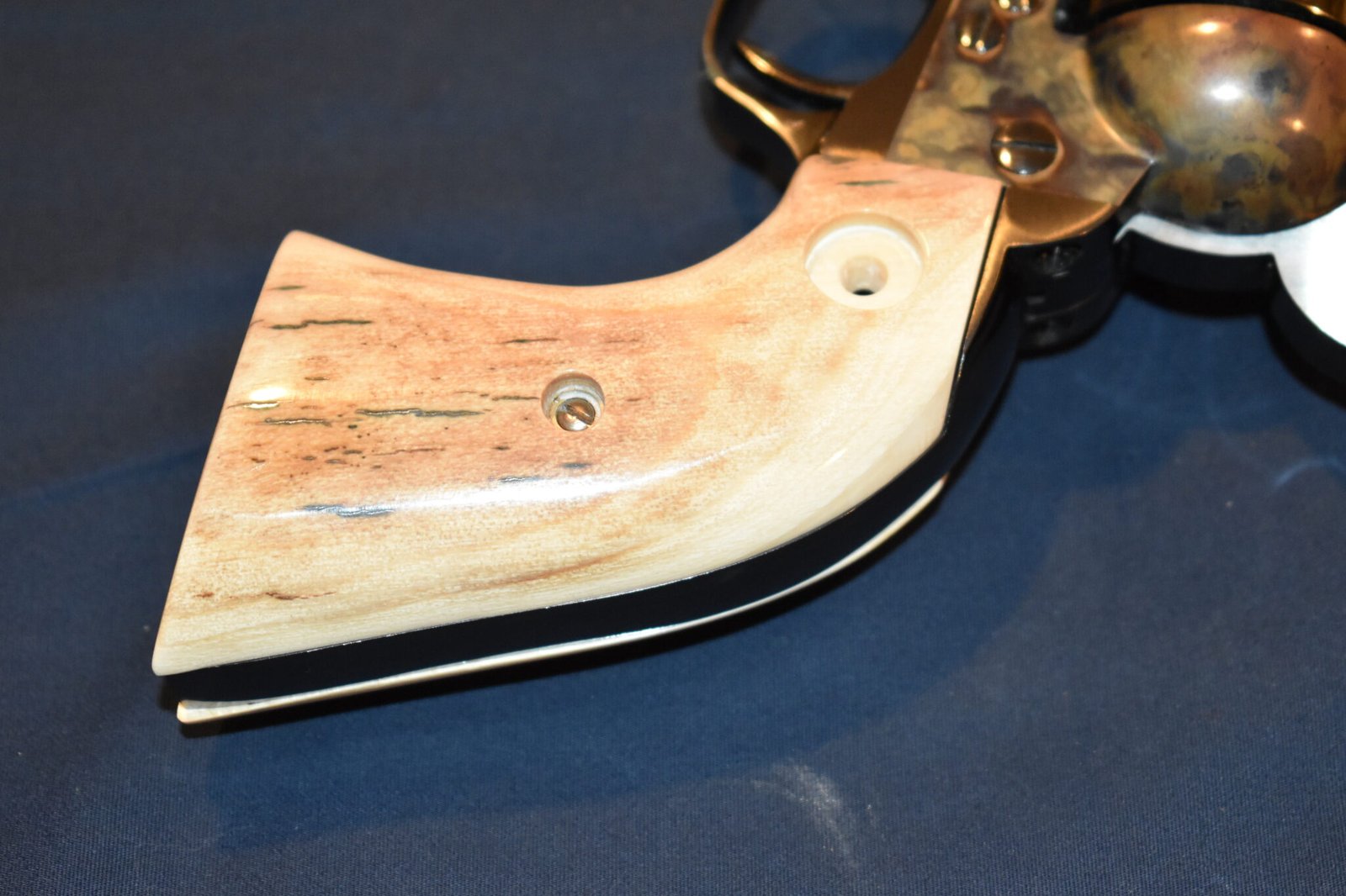 COLT SINGLE ACTION ARMY (S.A.A.) MAMMOTH IVORY GRIPS SAAMI5 - Image 7