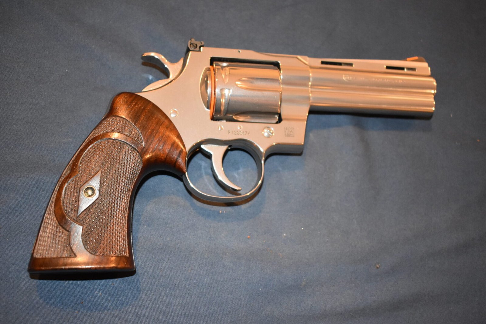 COLT PYTHON / OFFICER'S MPDEL TARGET ORIGINAL ROPER GRIPS CPR1 - Image 14