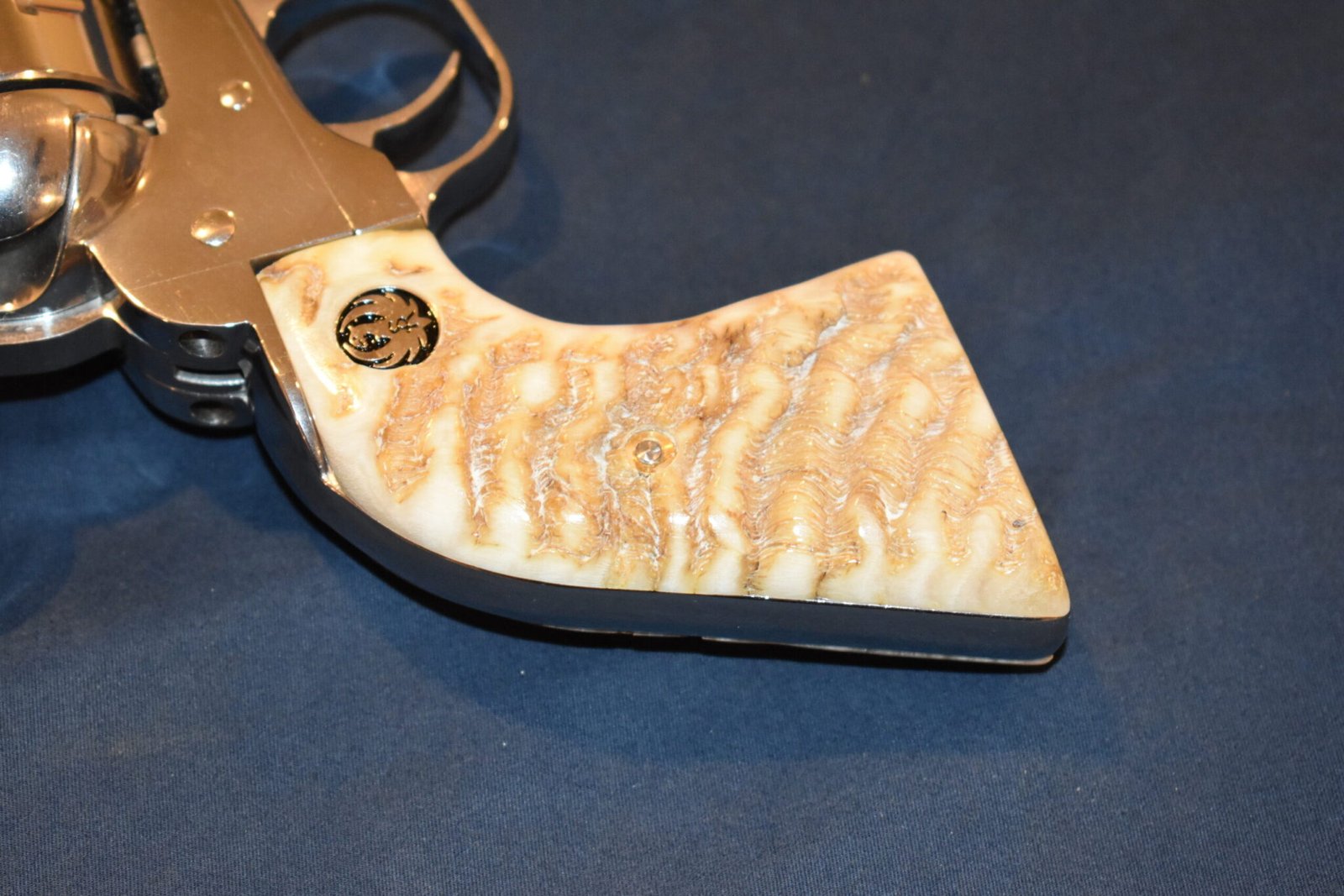 RUGER NEW VAQUERO PREMIUM GRADE RAMS HORN GRIPS RNVRH10 - Image 6