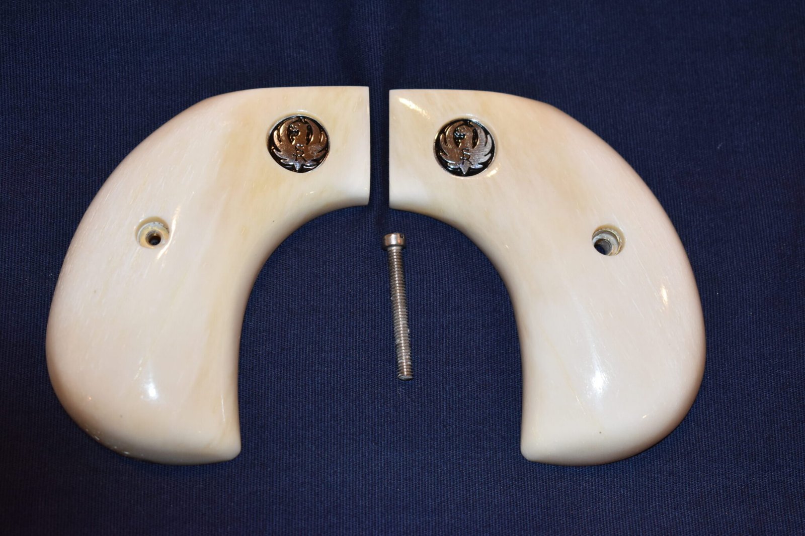 RUGER BIRDS HEAD GIRAFFE BONE GRIPS BHRGB1