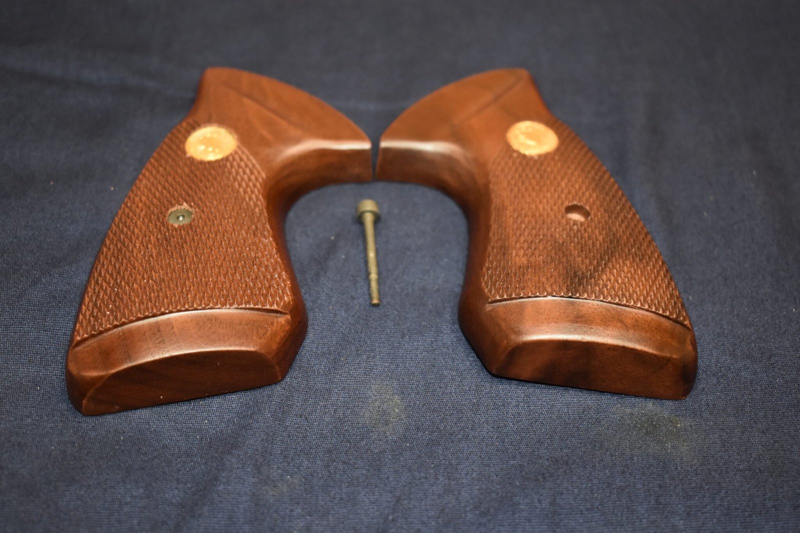 COLT TROOPER MK III FACTORY TARGET GRIPS TMK3-8 - Image 2