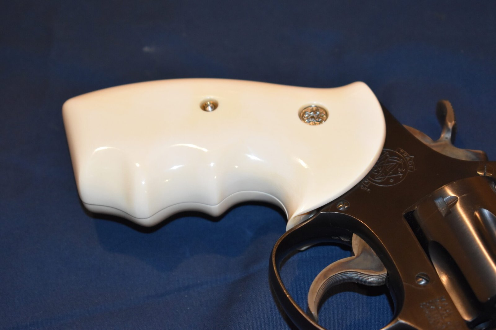 SMITH & WESSON K FRAME SQUARE BUTT IVORY COMBAT GRIPS KSQIC1 "OHIO SALES ONLY" - Image 11