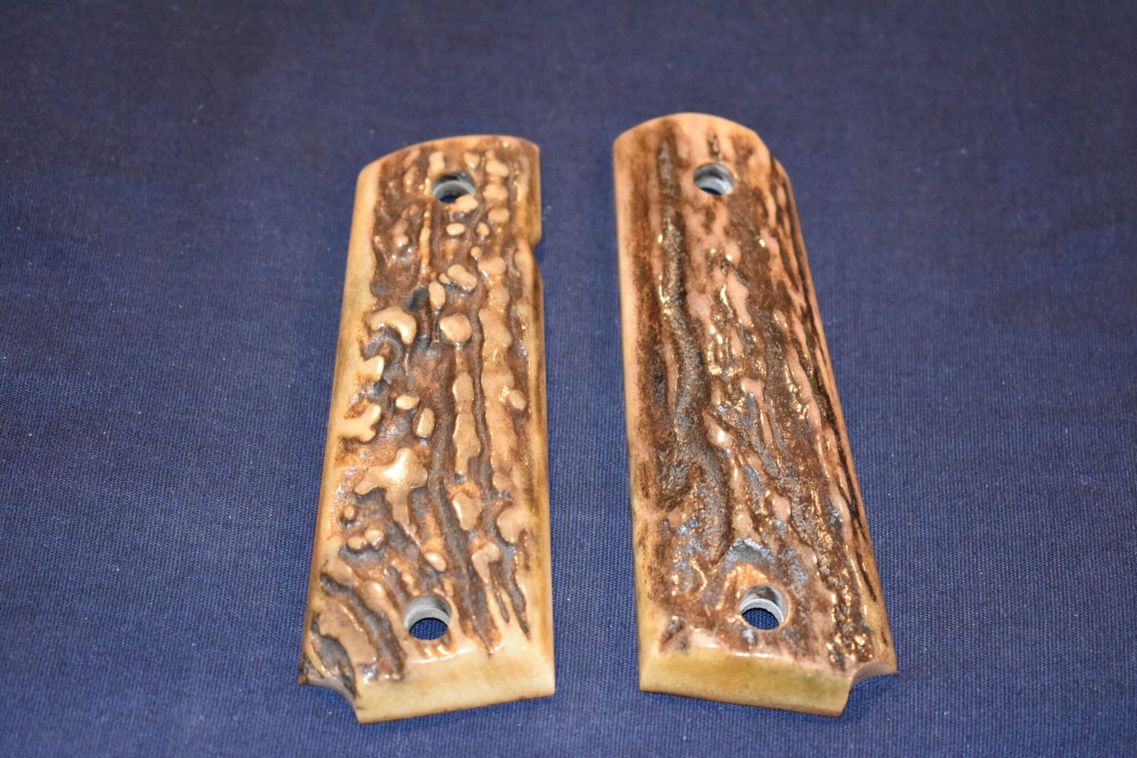 COLT 1911 VINTAGE SAMBAR STAG GRIPS 1911SS35 - Image 2