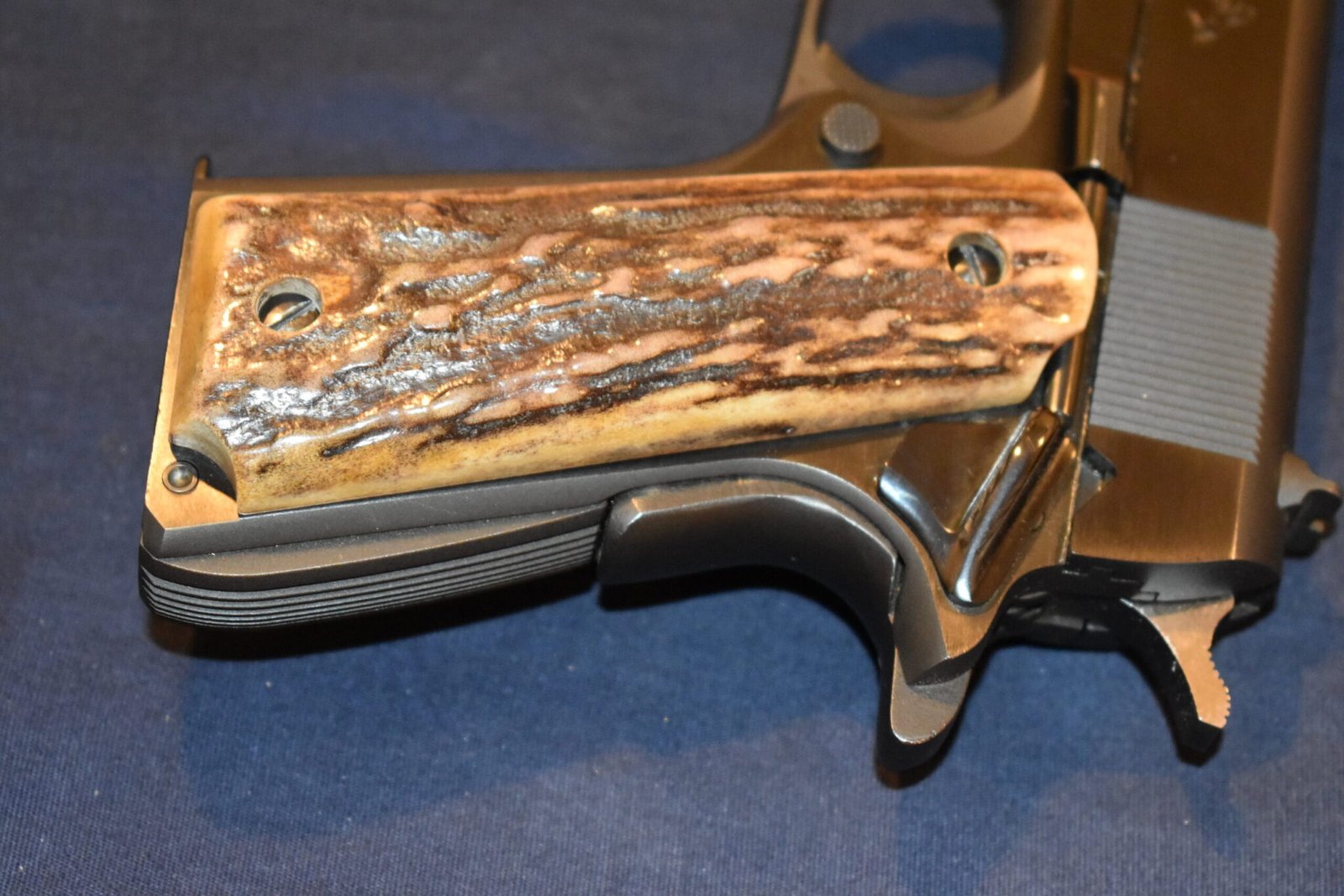 COLT 1911 VINTAGE SAMBAR STAG GRIPS 1911SS35 - Image 5