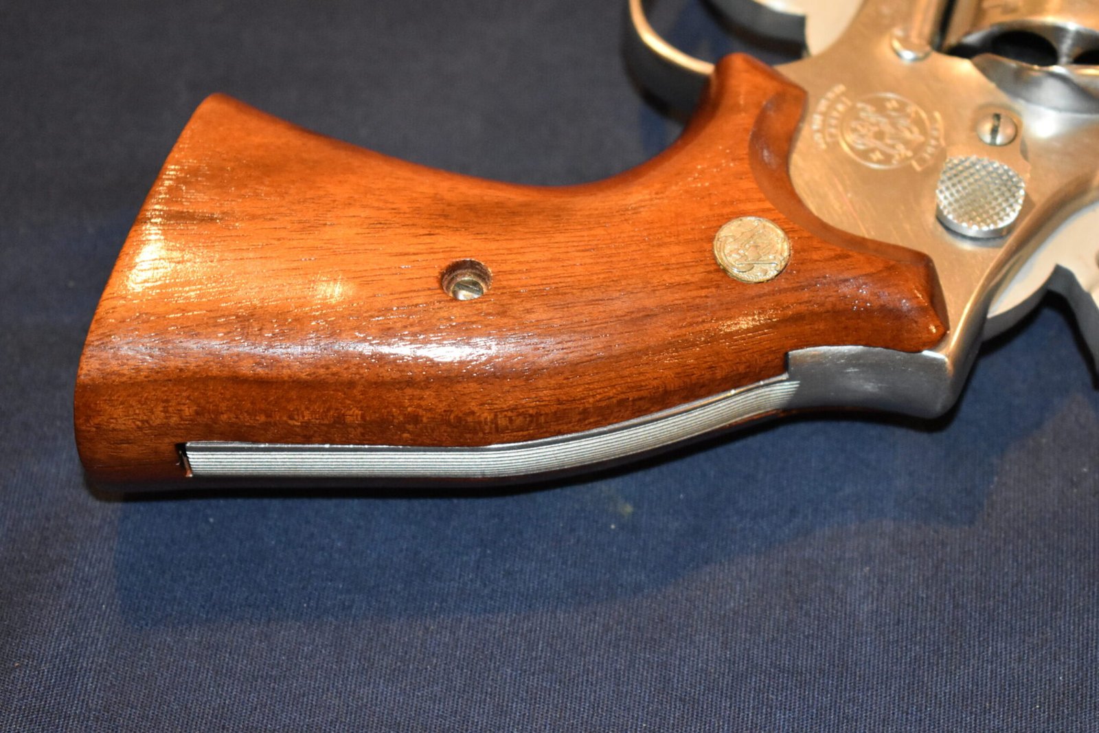 SMITH & WESSON FACTORY K FRAME PRESENTATION TARGET GRIPS KPT14 - Image 5