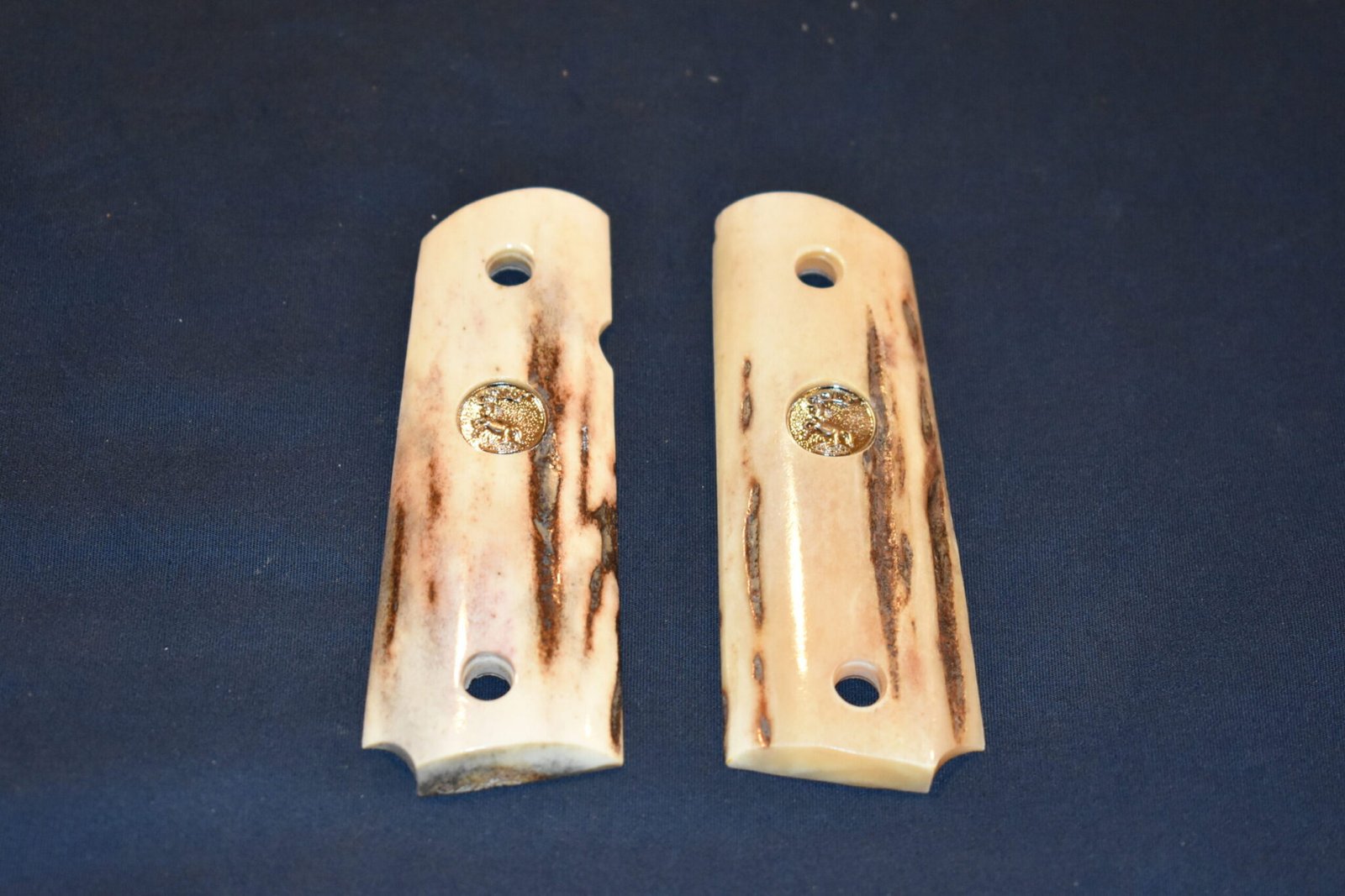 COLT 1911 OFFICER'S MODEL SAMBAR STAG GRIPS 1911OMS5 - Image 2