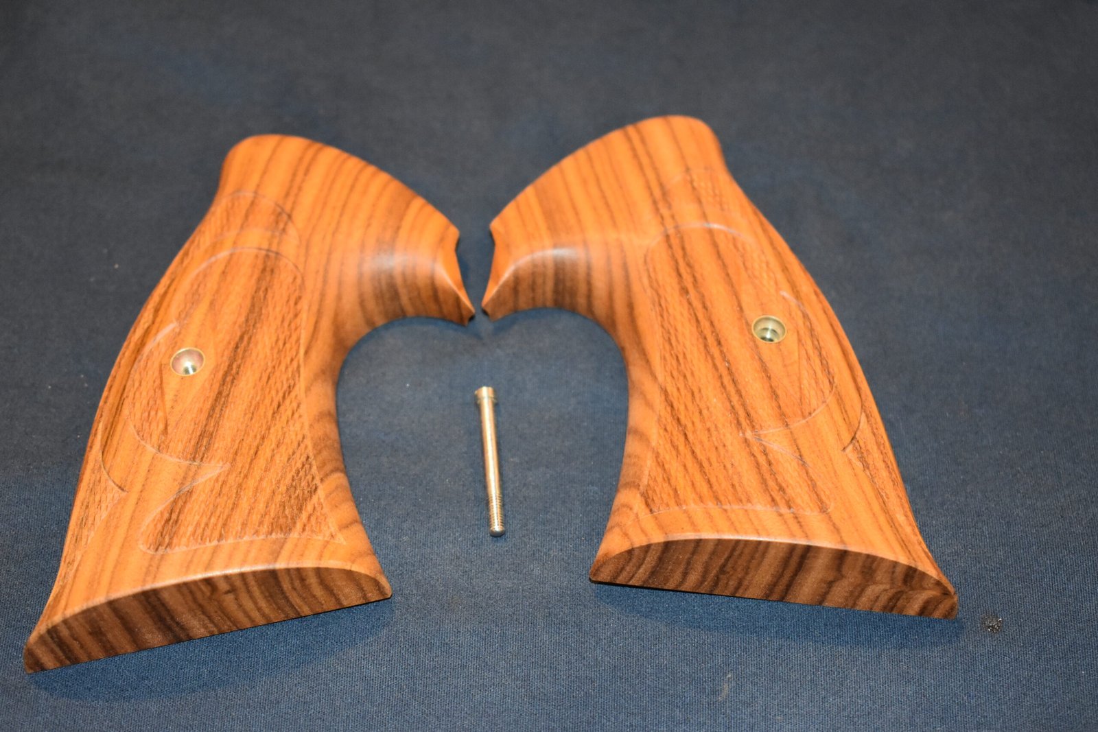 KEITH BROWN COLT PYTHON ROPER STYLE GRIPS KBCP5 - Image 2