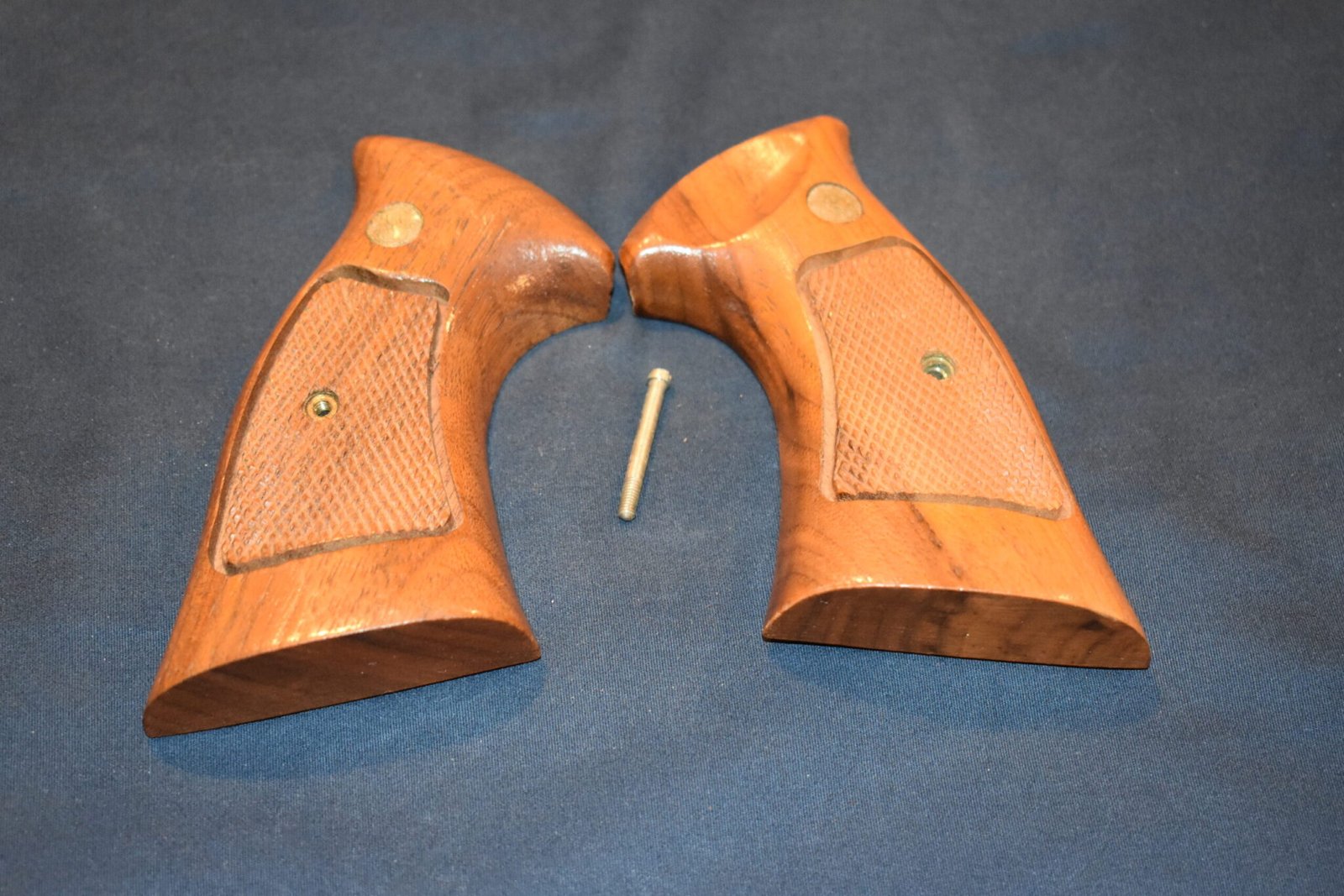 SMITH & WESSON FACTORY K FRAME TARGET GRIPS KCT18 - Image 2
