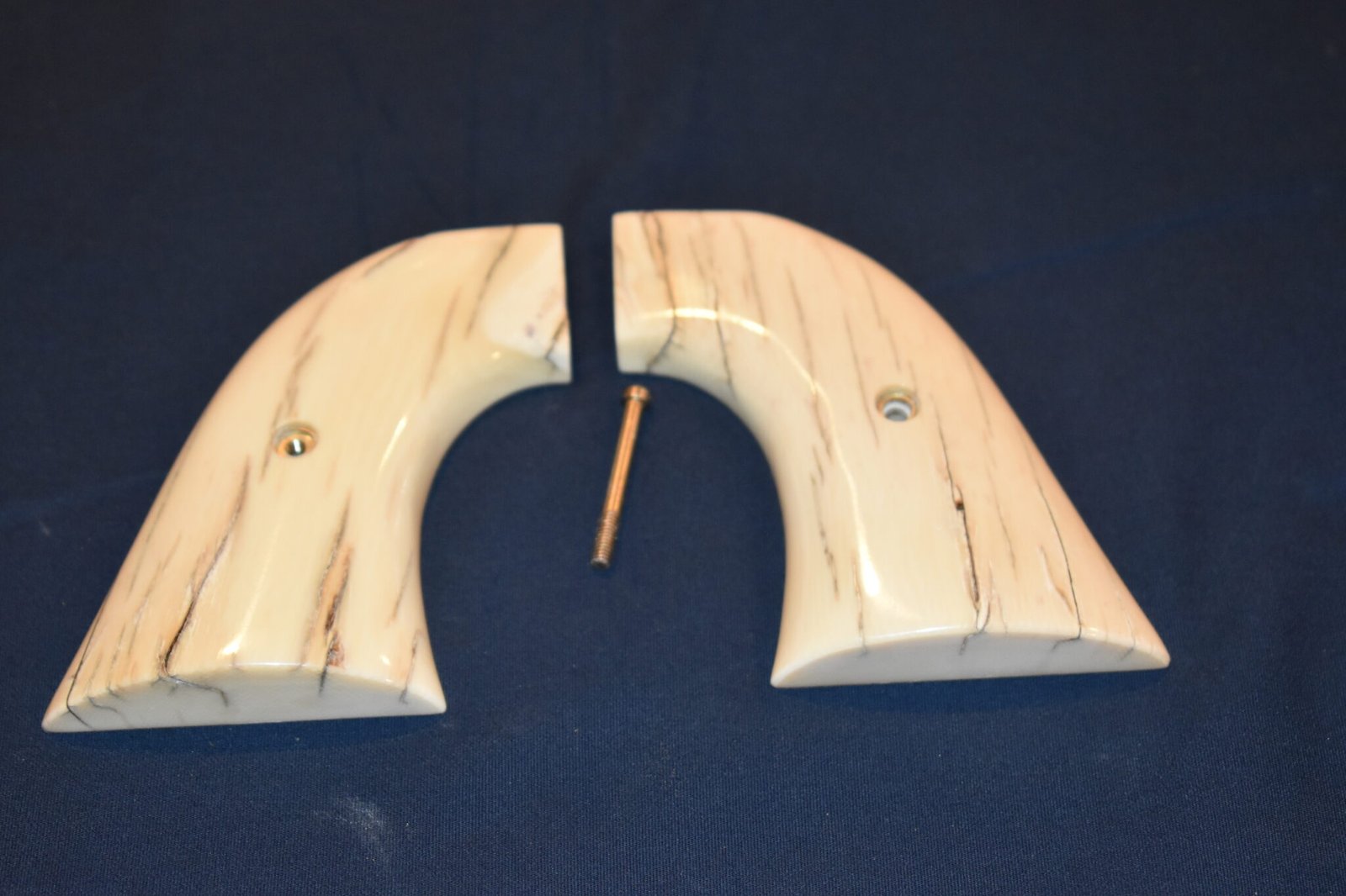 COLT SINGLE ACTION ARMY (S.A.A.) MAMMOTH IVORY GRIPS SAAMI9 - Image 2