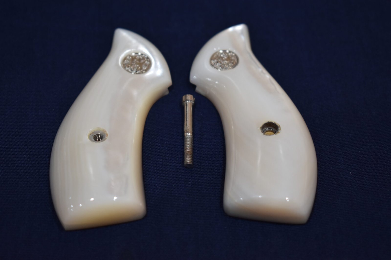 SMITH & WESSON J FRAME MOTHER OF PEARL GRIPS JMOP3 - Image 2