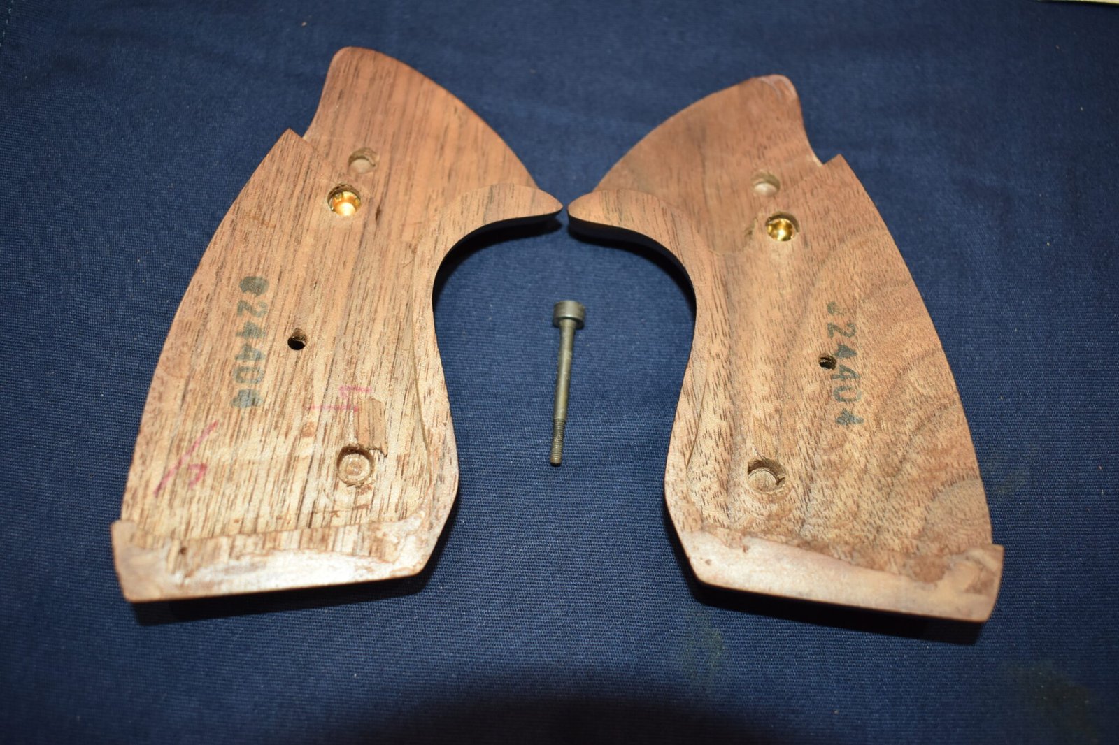 COLT TROOPER MK III FACTORY TARGET GRIPS TMK3-9 - Image 3