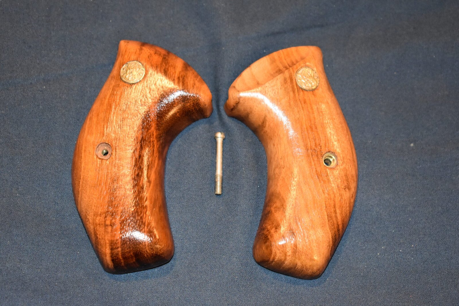 SMITH & WESSON J FRAME ROUND BUTT TARGET GRIP JRBT3