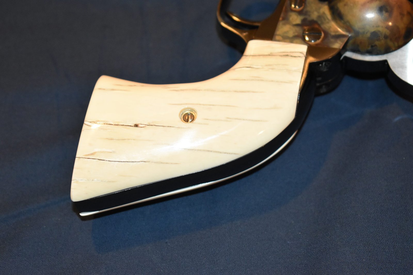 COLT SINGLE ACTION ARMY (S.A.A.) MAMMOTH IVORY GRIPS SAAMI9 - Image 5
