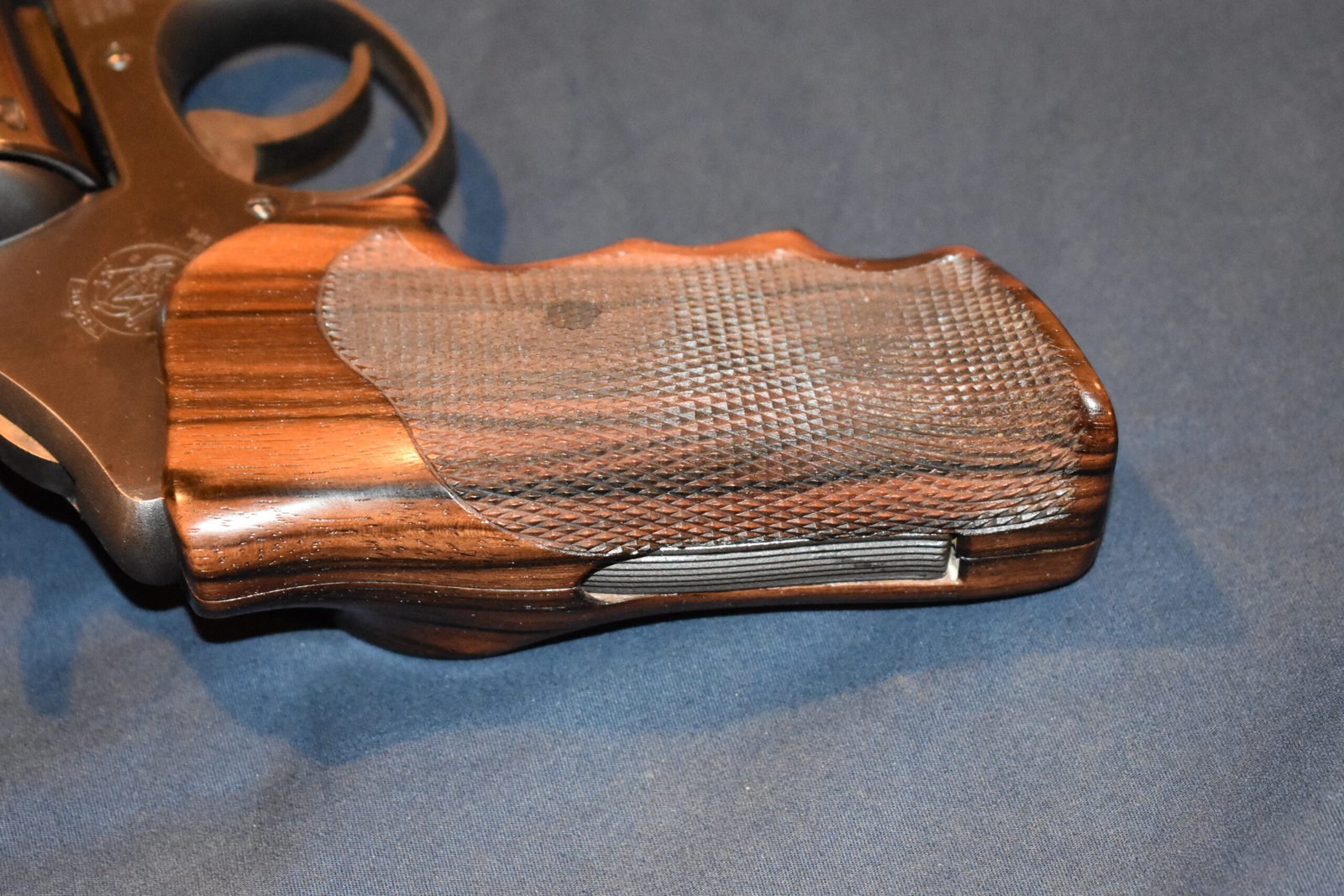 SMITH & WESSON N FRAME FUZZY FARRANT CUSTOM GRIPS SWNFF6 - Image 6