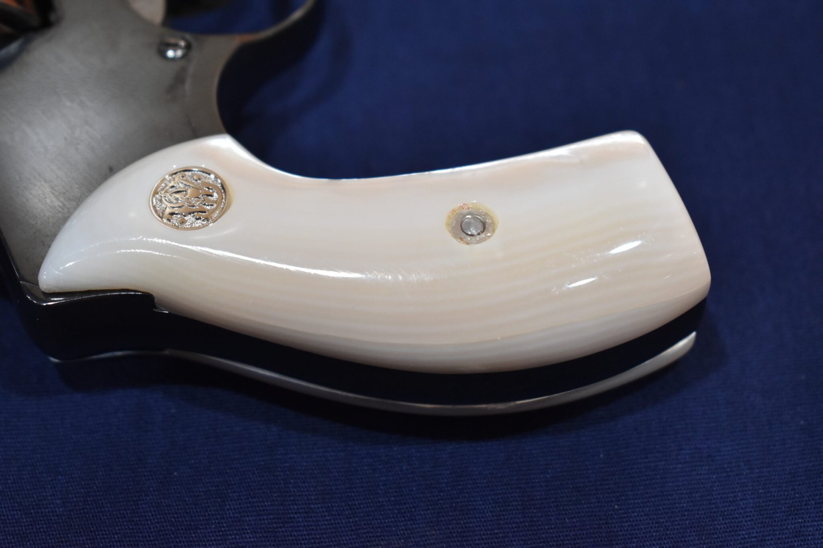 SMITH & WESSON J FRAME MOTHER OF PEARL GRIPS JMOP3 - Image 6