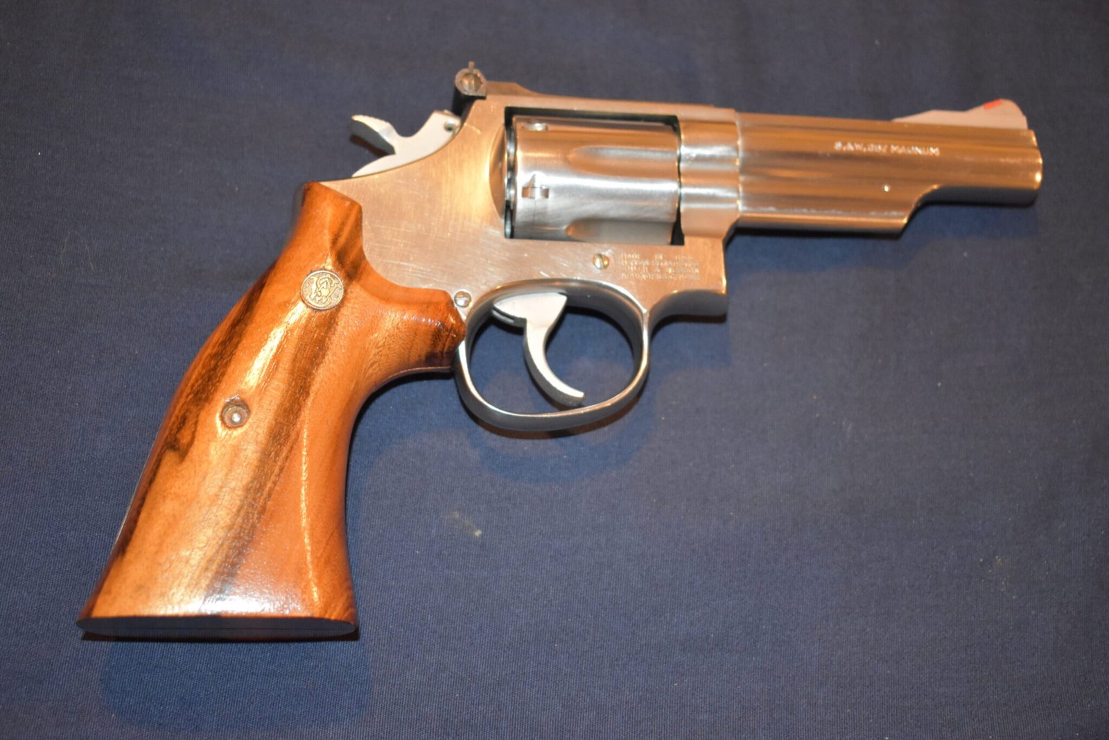SMITH & WESSON K FRAME PRESENTATION TARGET GRIPS KPT15 - Image 7