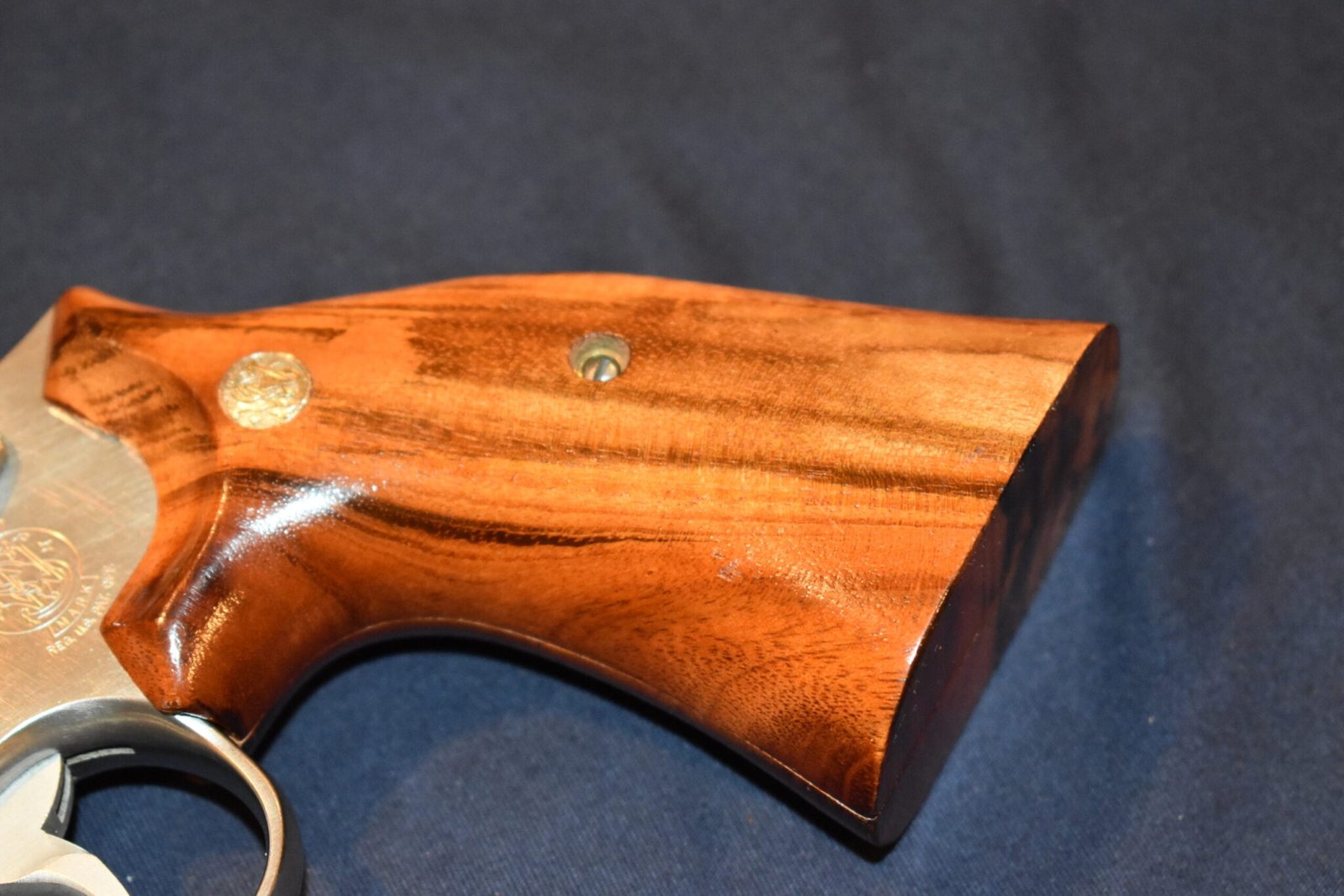SMITH & WESSON K FRAME PRESENTATION TARGET GRIPS KPT15 - Image 12