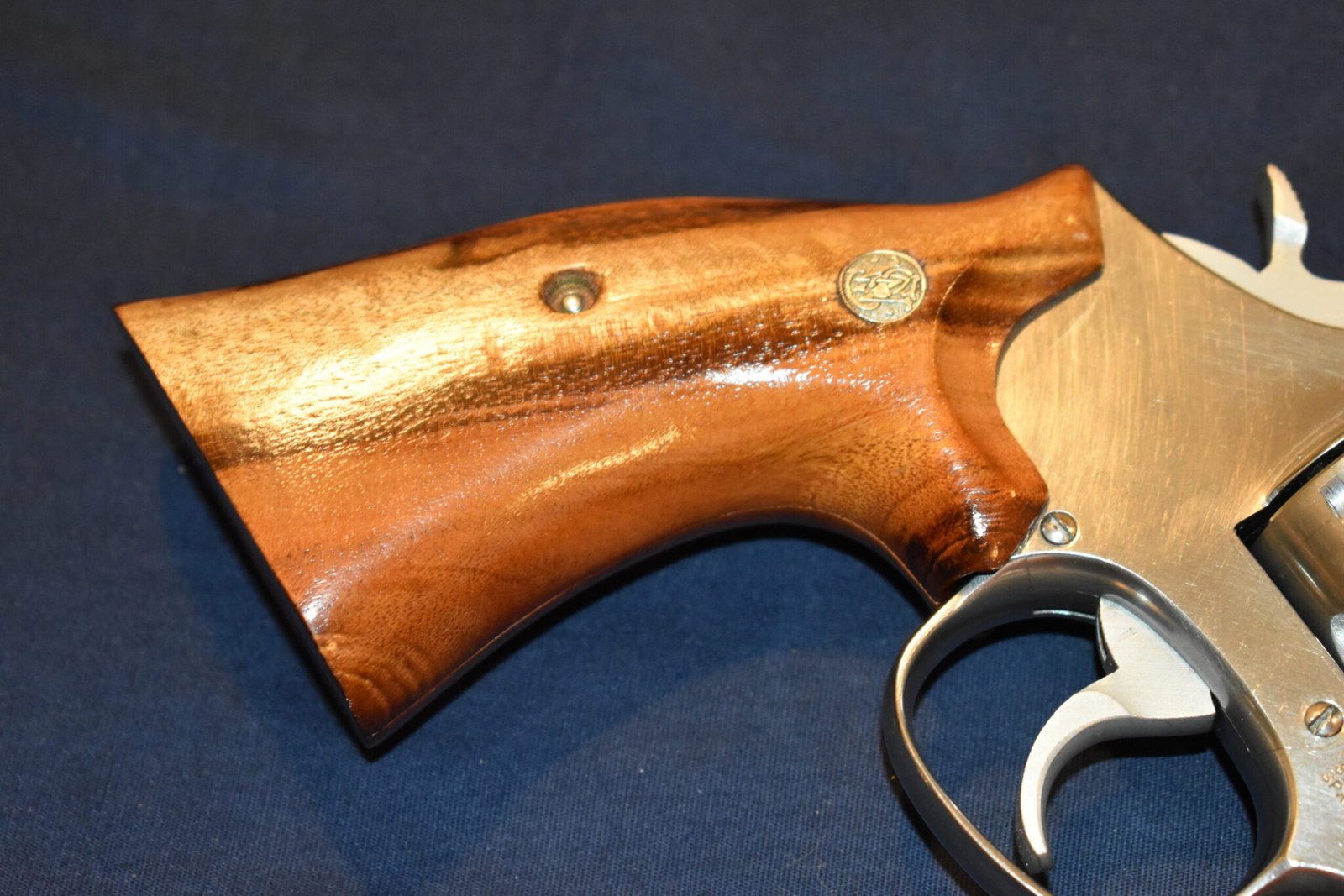 SMITH & WESSON K FRAME PRESENTATION TARGET GRIPS KPT15 - Image 11